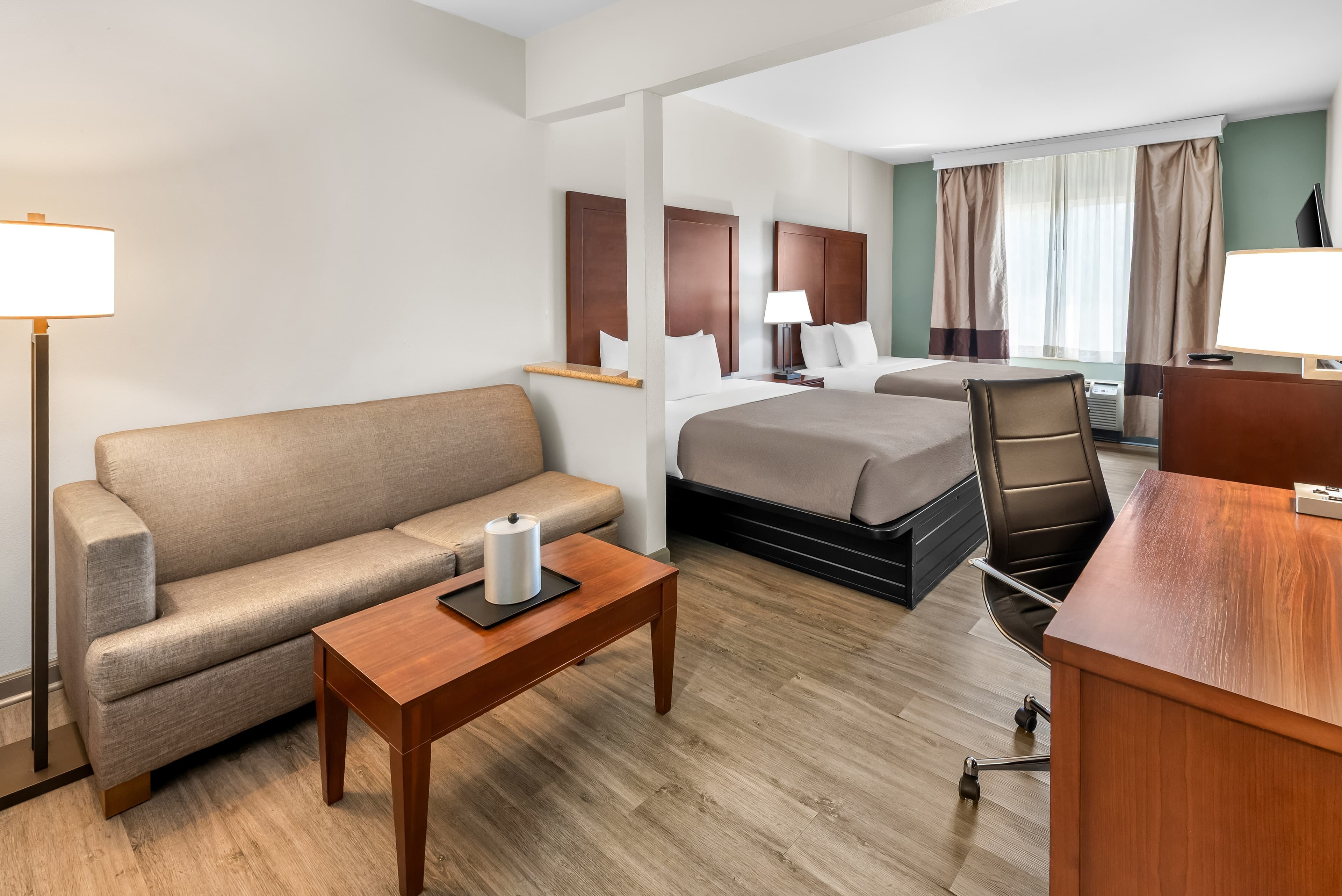 Quality Suites Waldorf — 18
