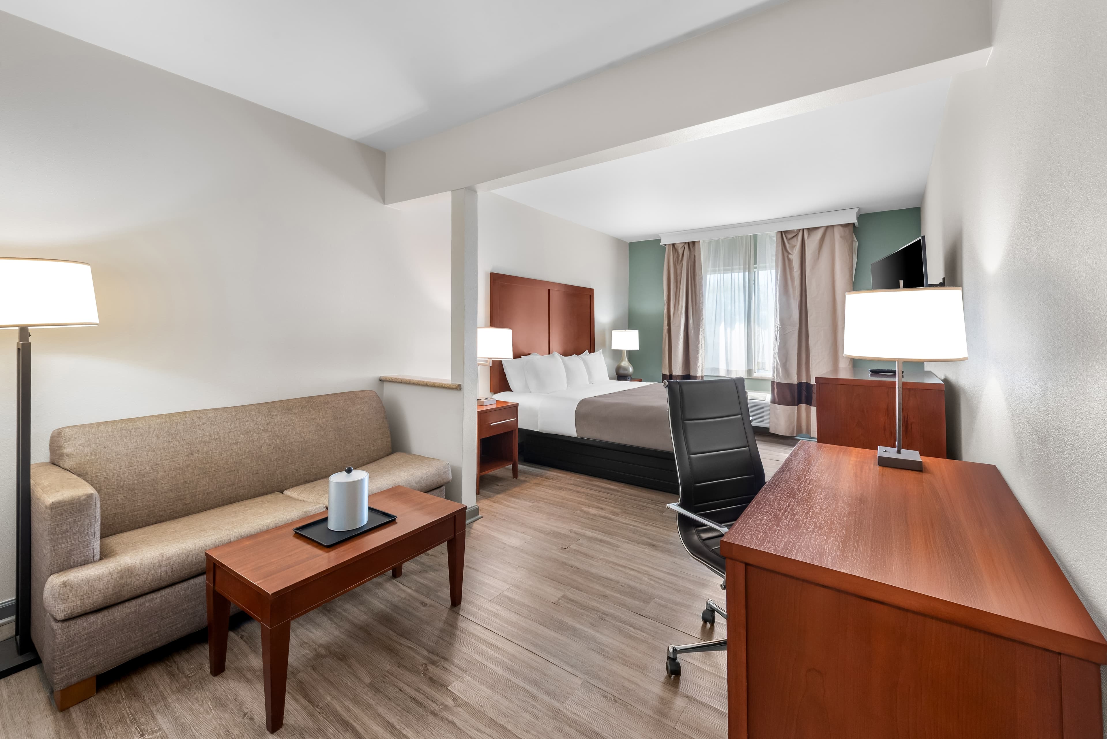 Quality Suites Waldorf — 8