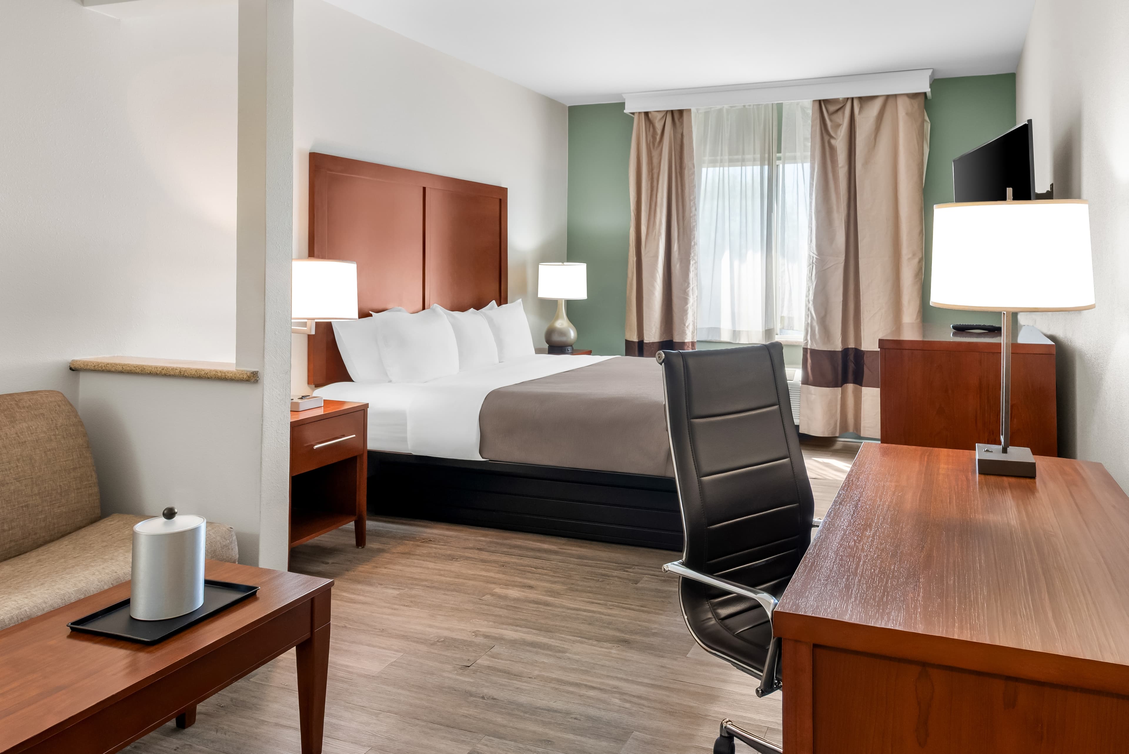 Quality Suites Waldorf — 9