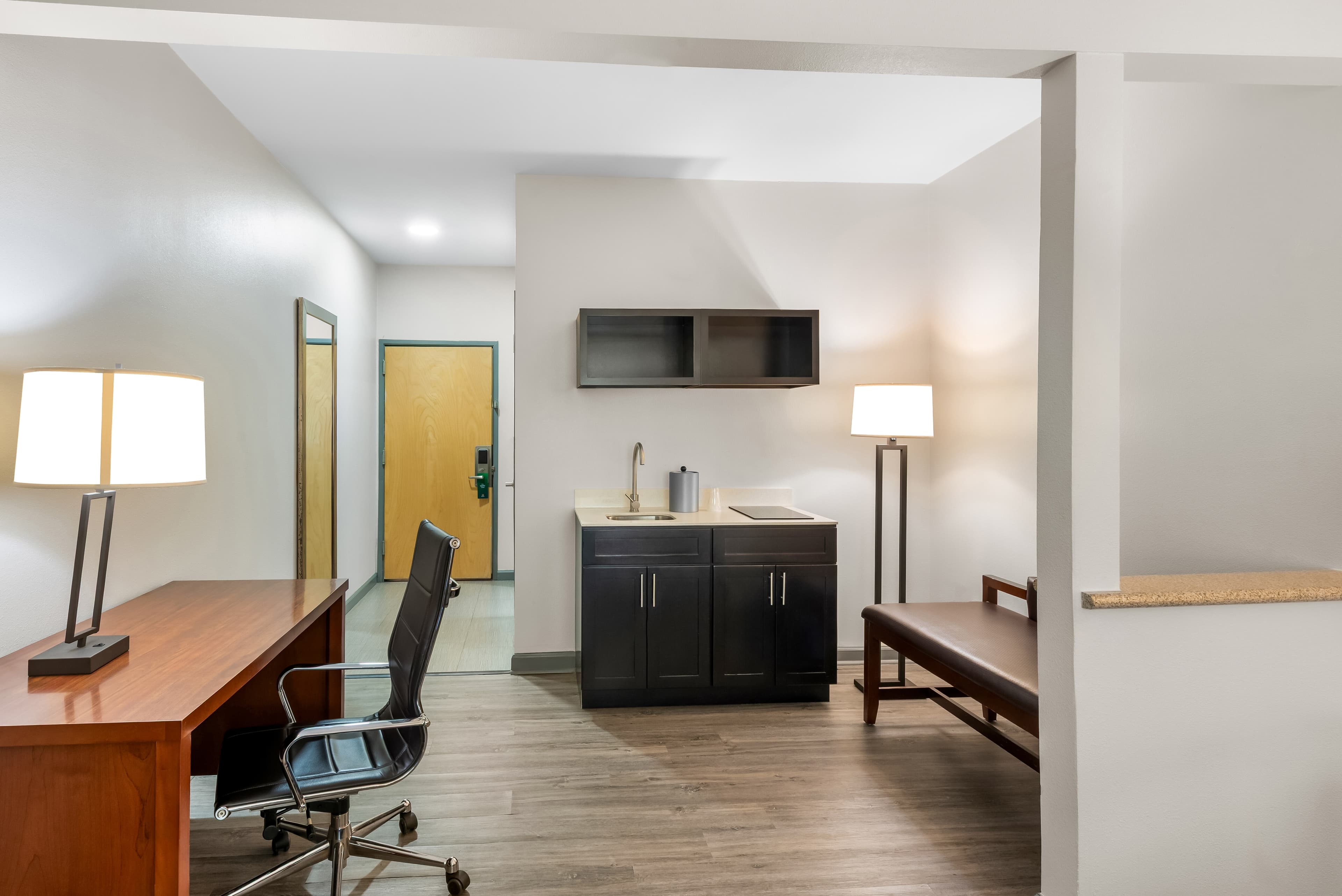 Quality Suites Waldorf — 17