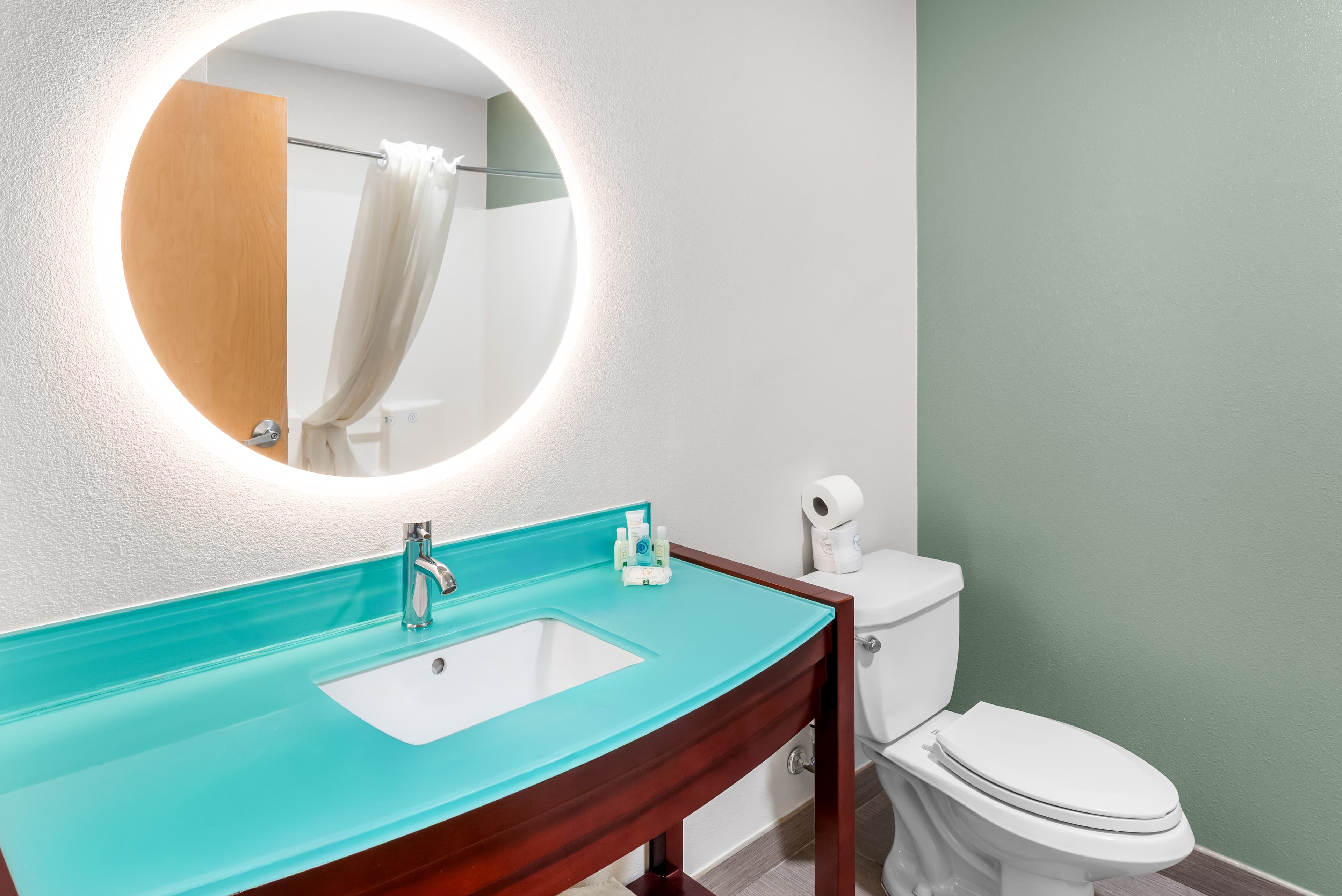 Quality Suites Waldorf — 13