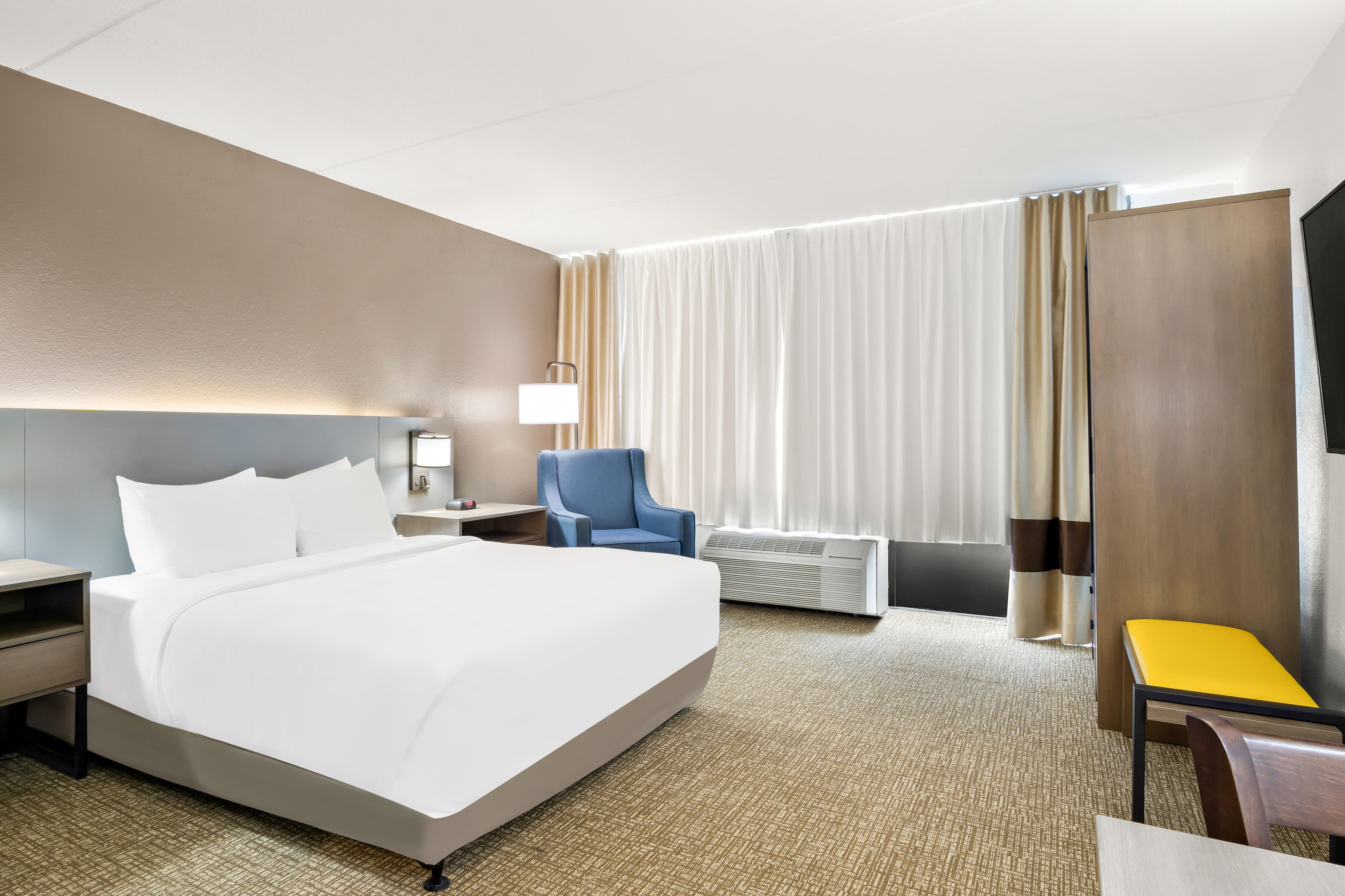 Comfort Inn Gold Coast - Image 2