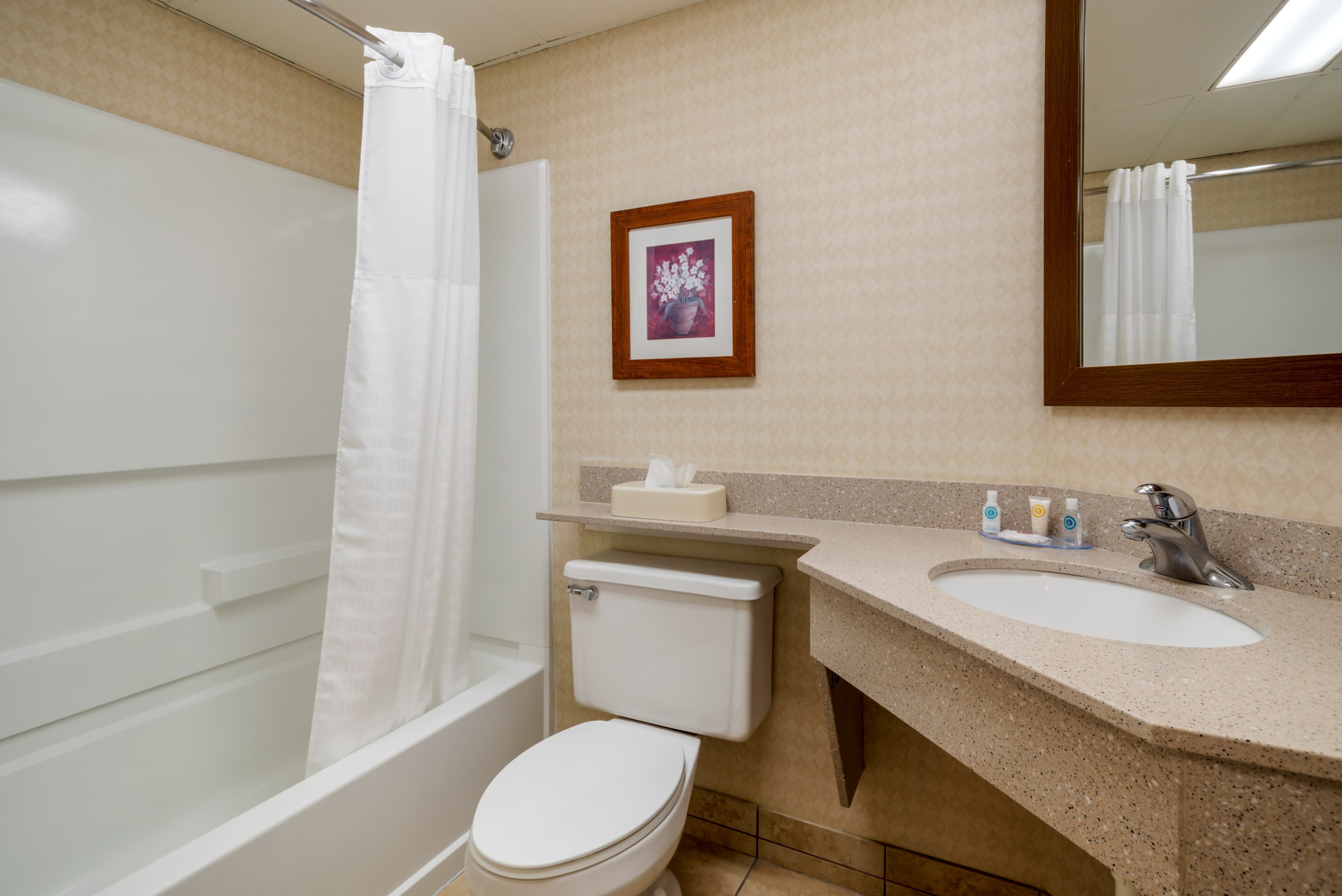 Comfort Inn Ocean City Boardwalk — 8