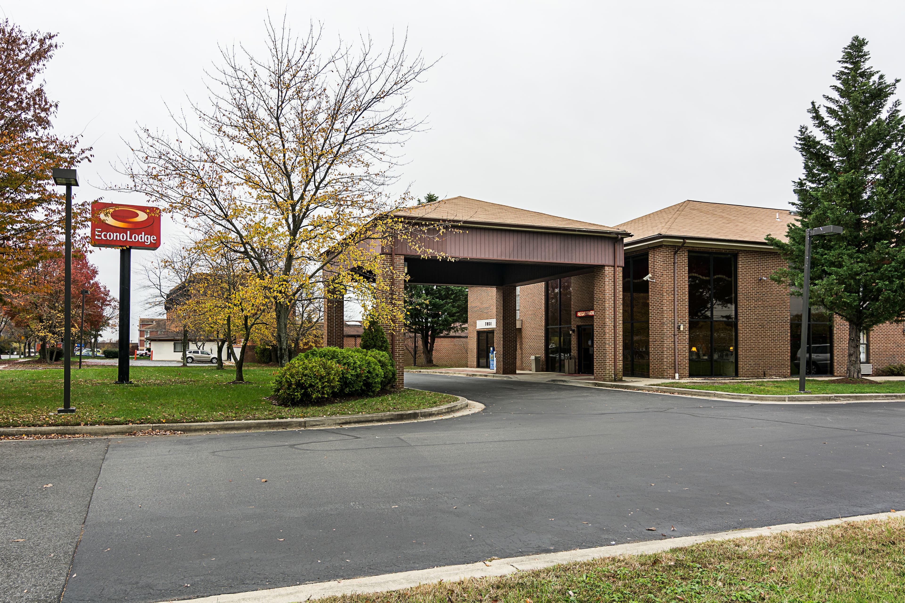 Econo Lodge Andrews AFB - Image 1