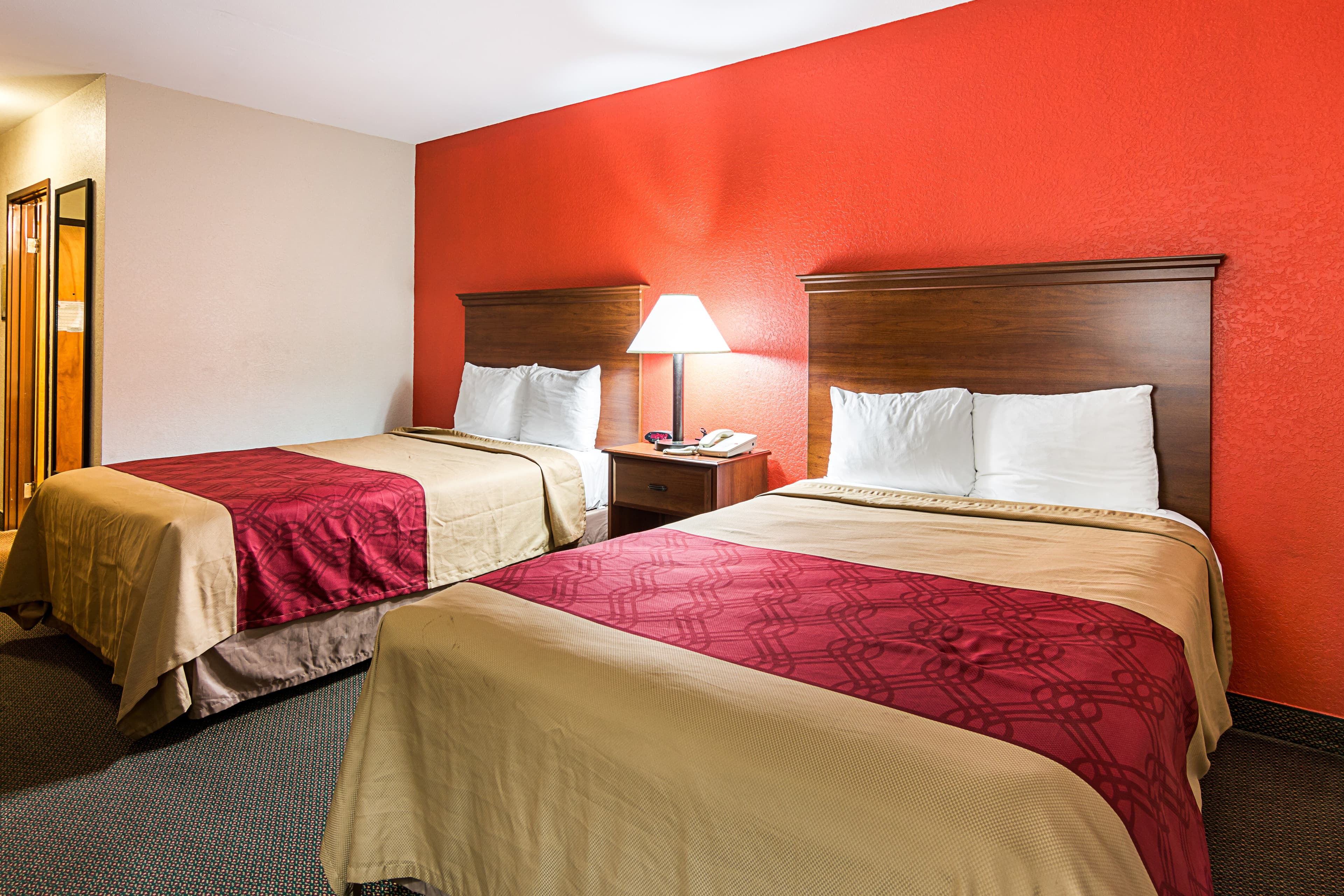 Econo Lodge Andrews AFB - Image 5
