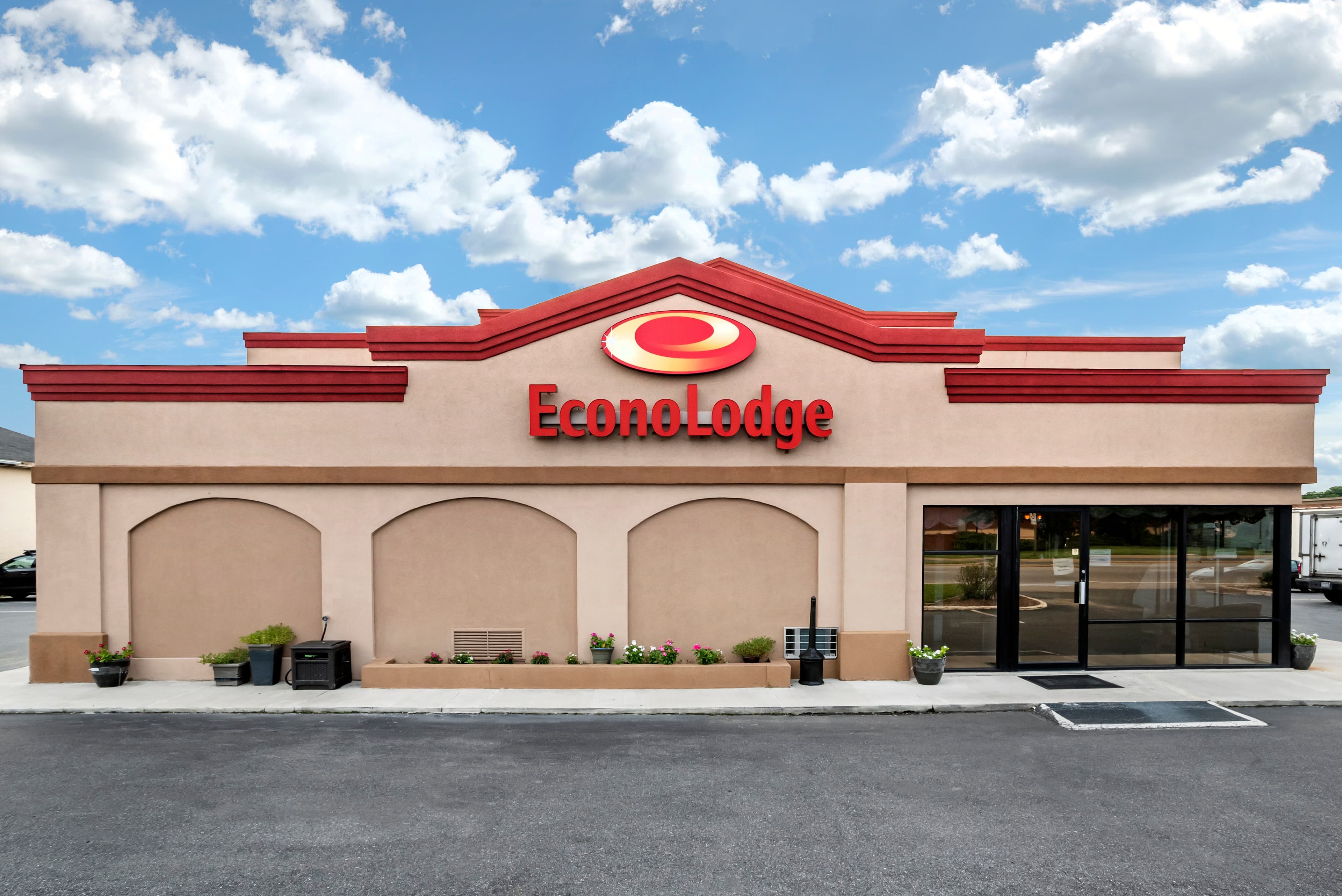 Econo Lodge Easton Route 50 - Image 1