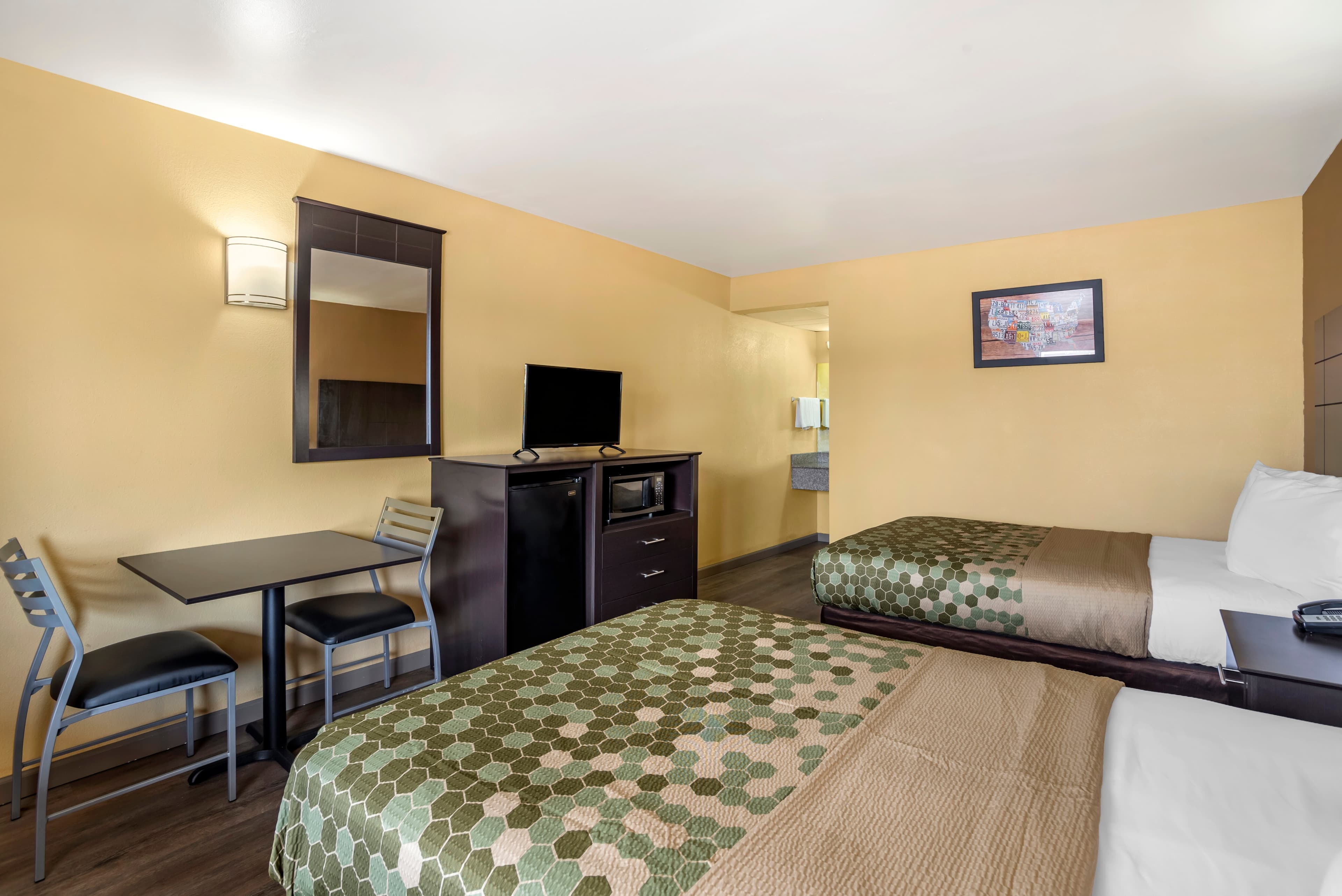 Econo Lodge Easton Route 50 - Image 3