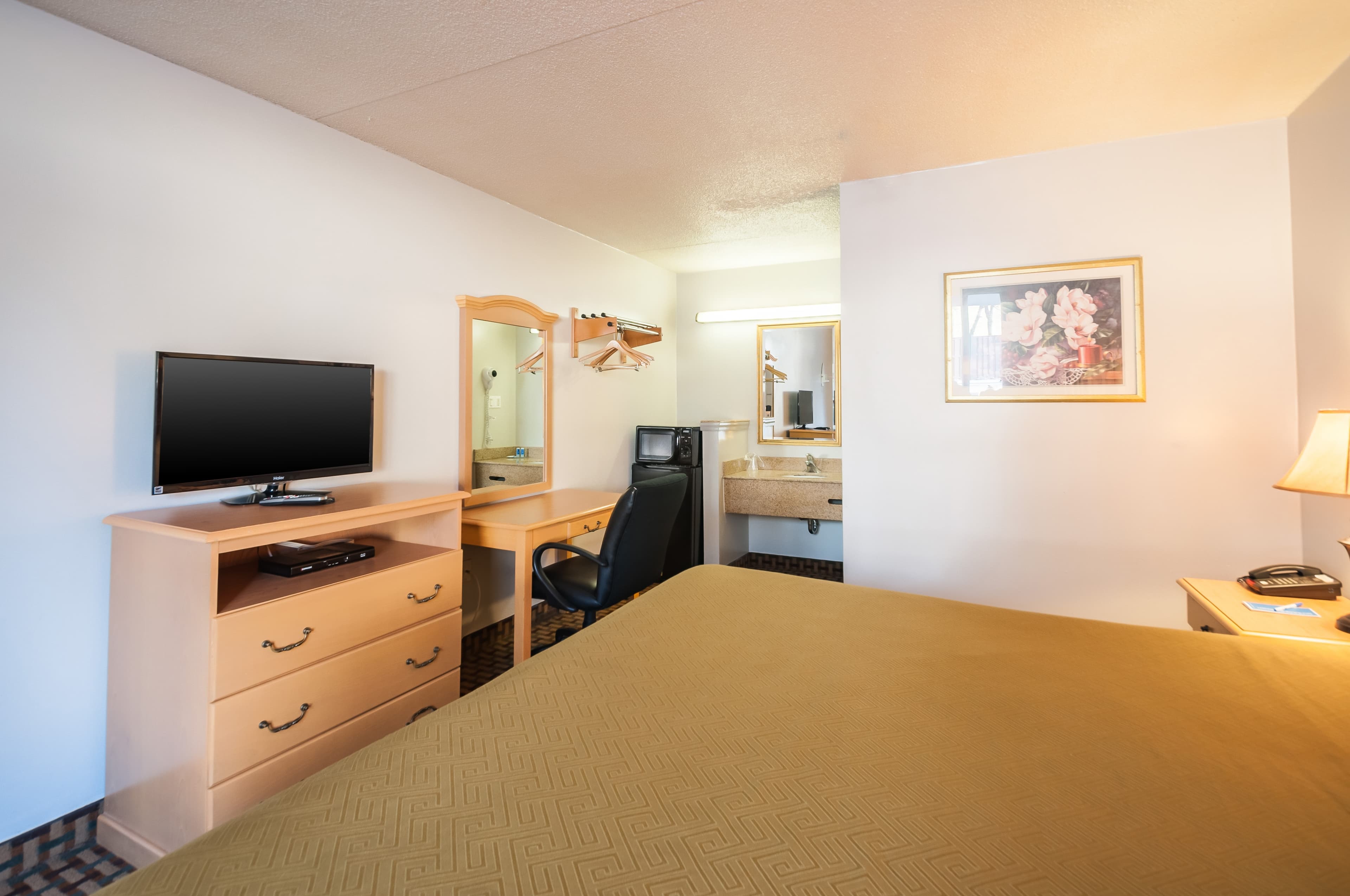 Econo Lodge Elkridge near Arundel Mills — 9