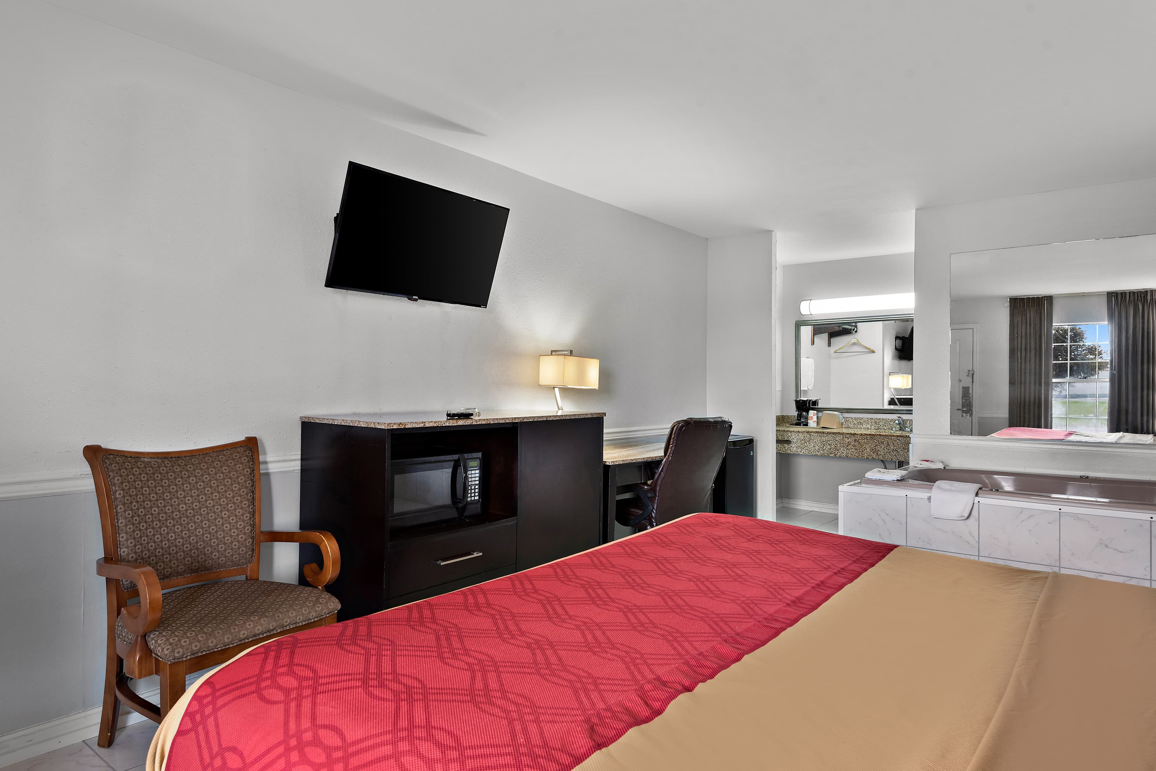 Econo Lodge Princess Anne — 7