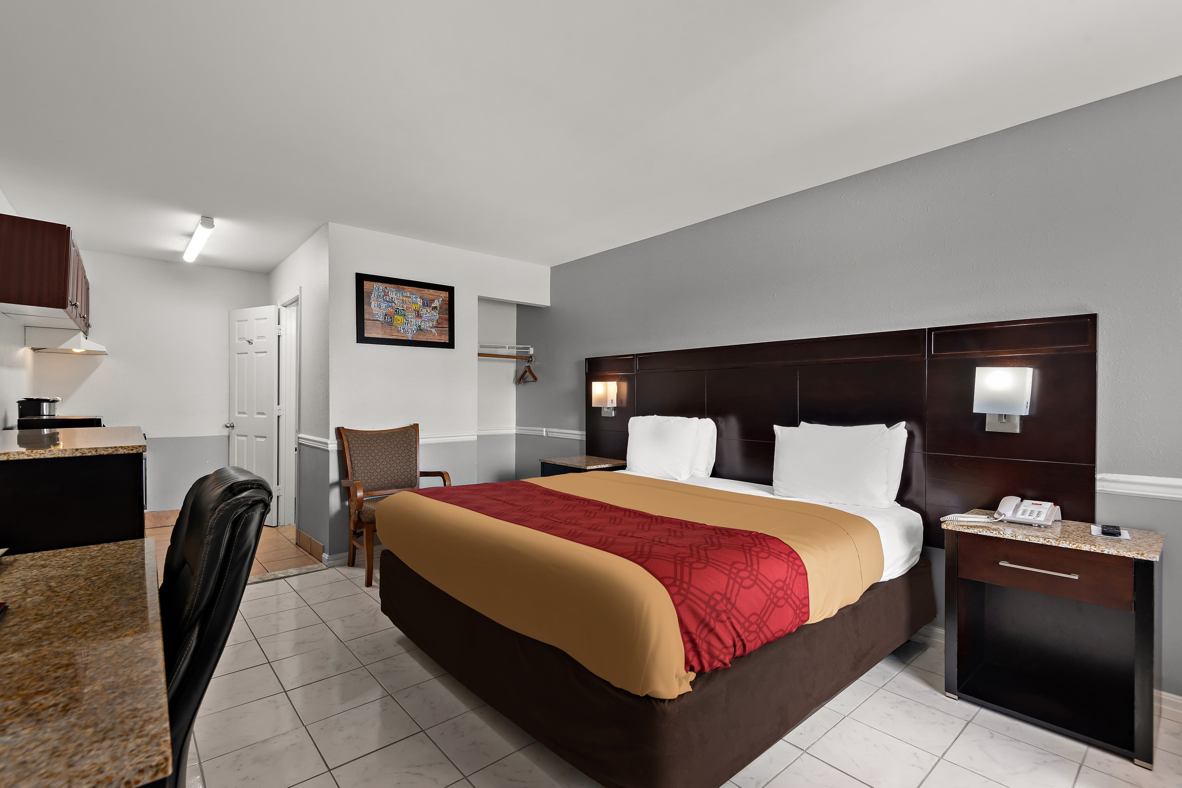 Econo Lodge Princess Anne - Image 2