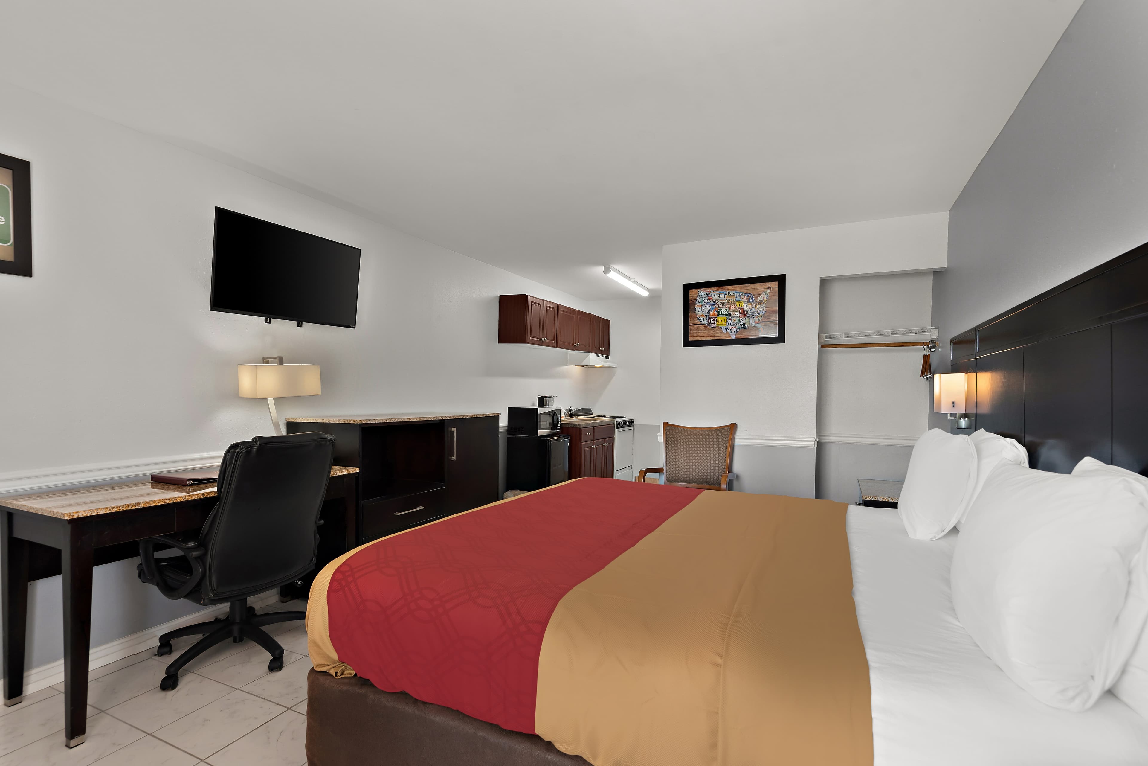 Econo Lodge Princess Anne — 12