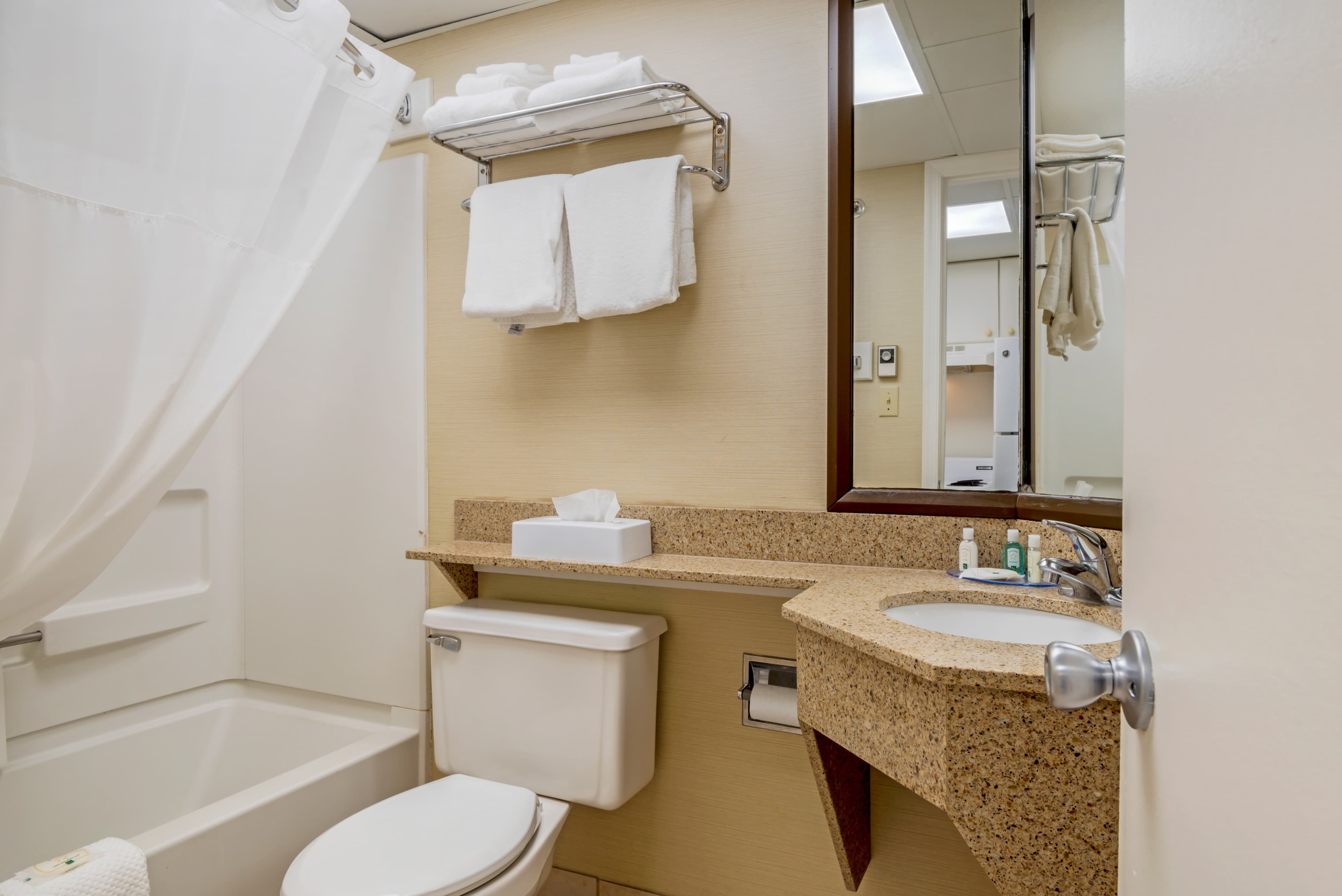 Quality Inn & Suites Ocean City Fenwick — 21