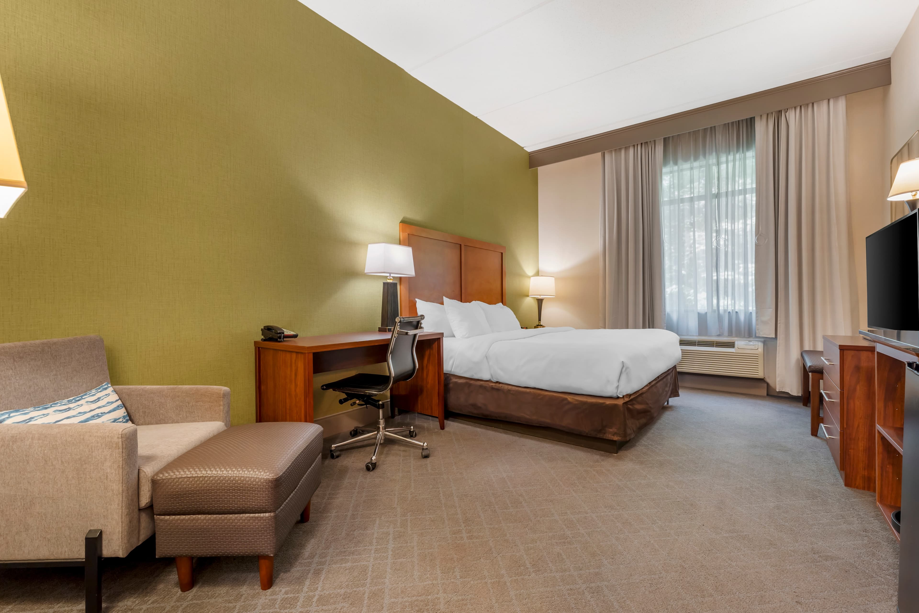 Comfort Inn & Suites LaVale - Cumberland — 6
