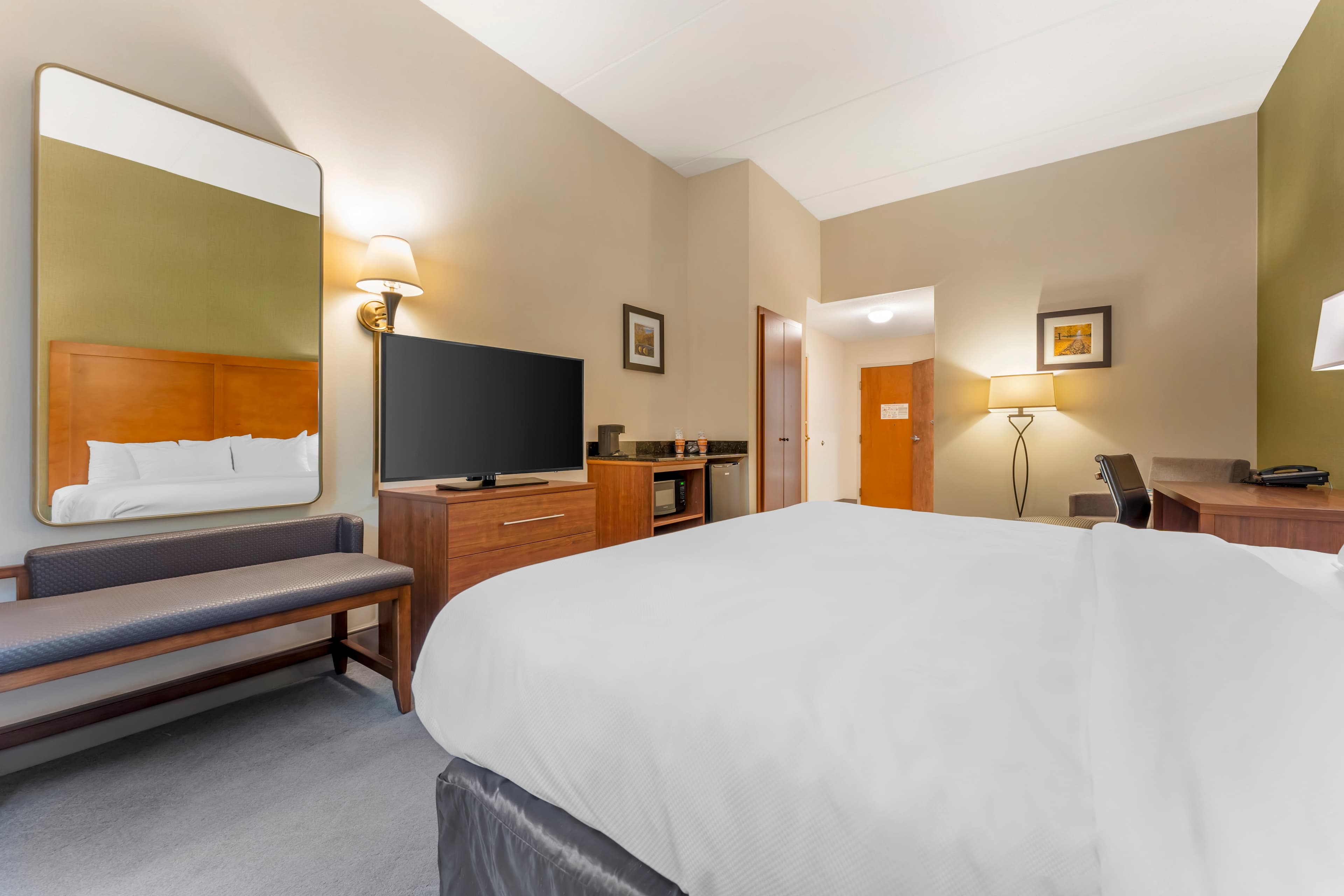 Comfort Inn & Suites LaVale - Cumberland — 10