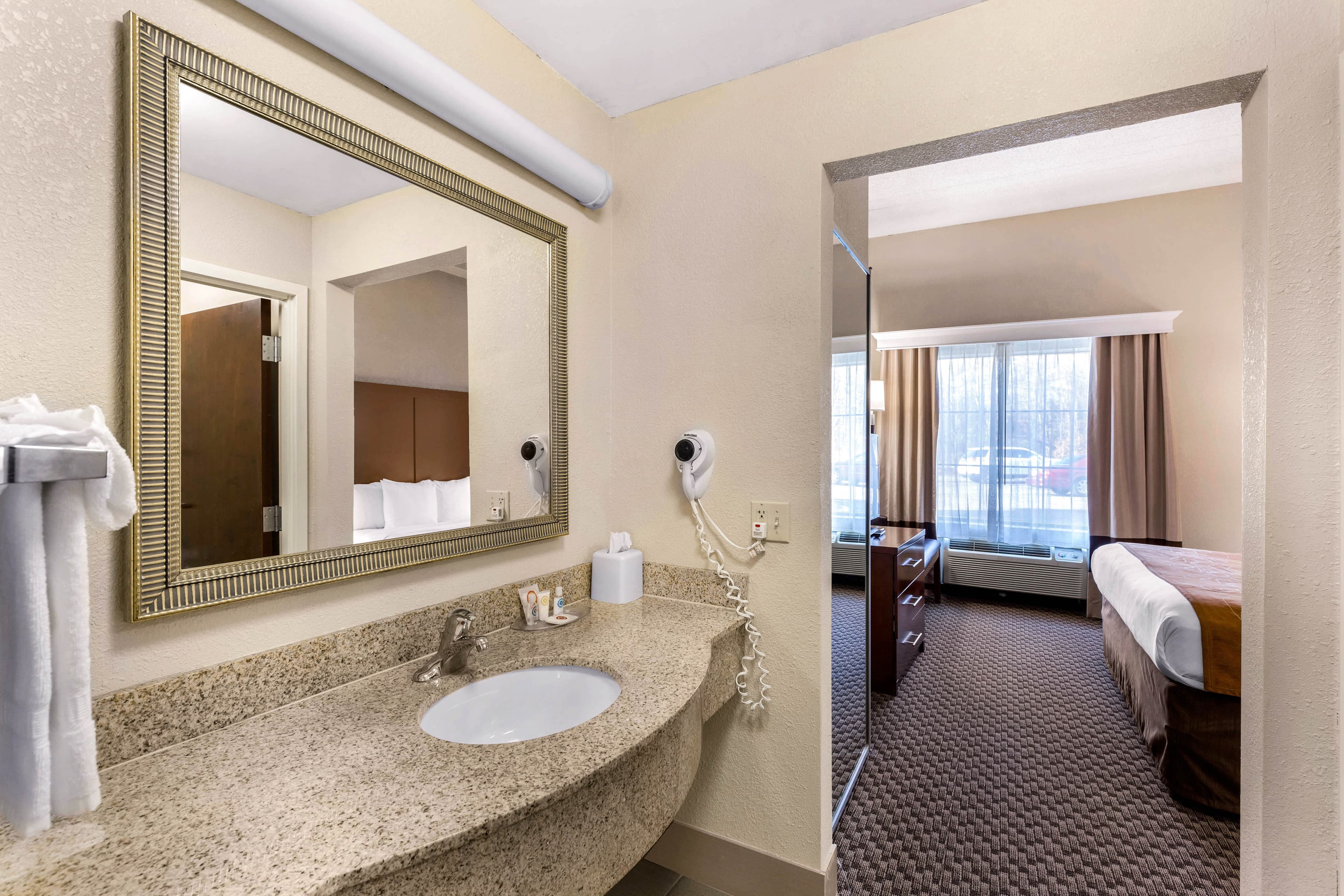Comfort Suites Elkridge Columbia Gateway — 12