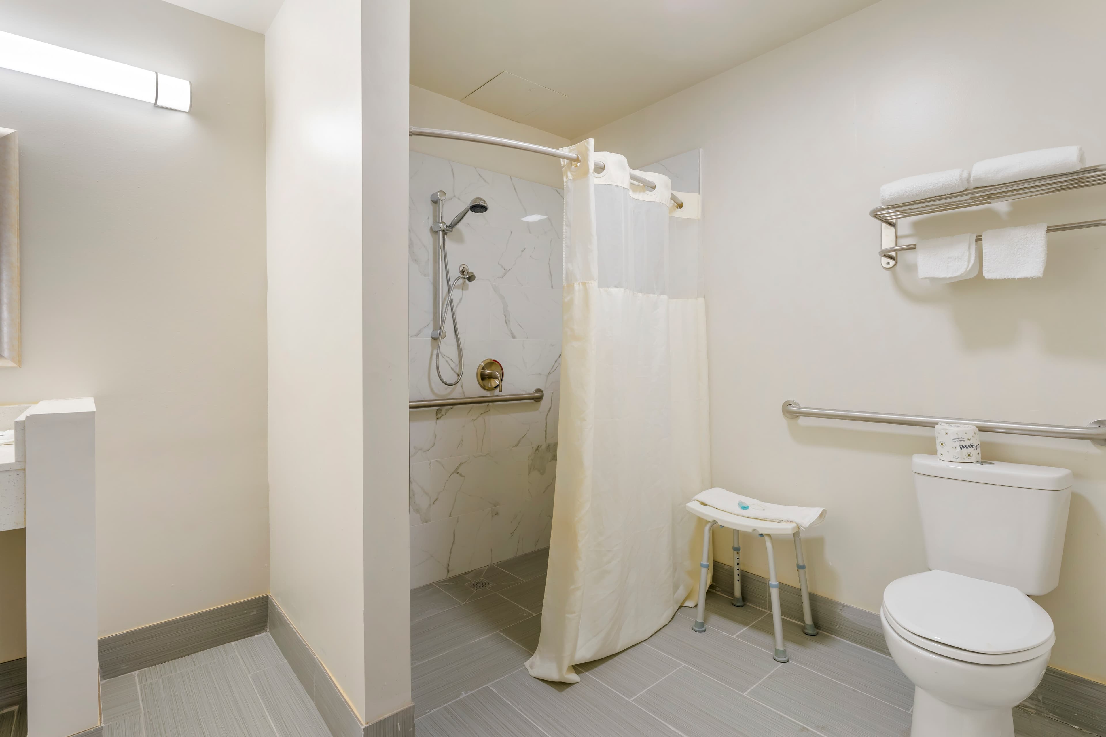 Suburban Studios LaVale - Cumberland — 17