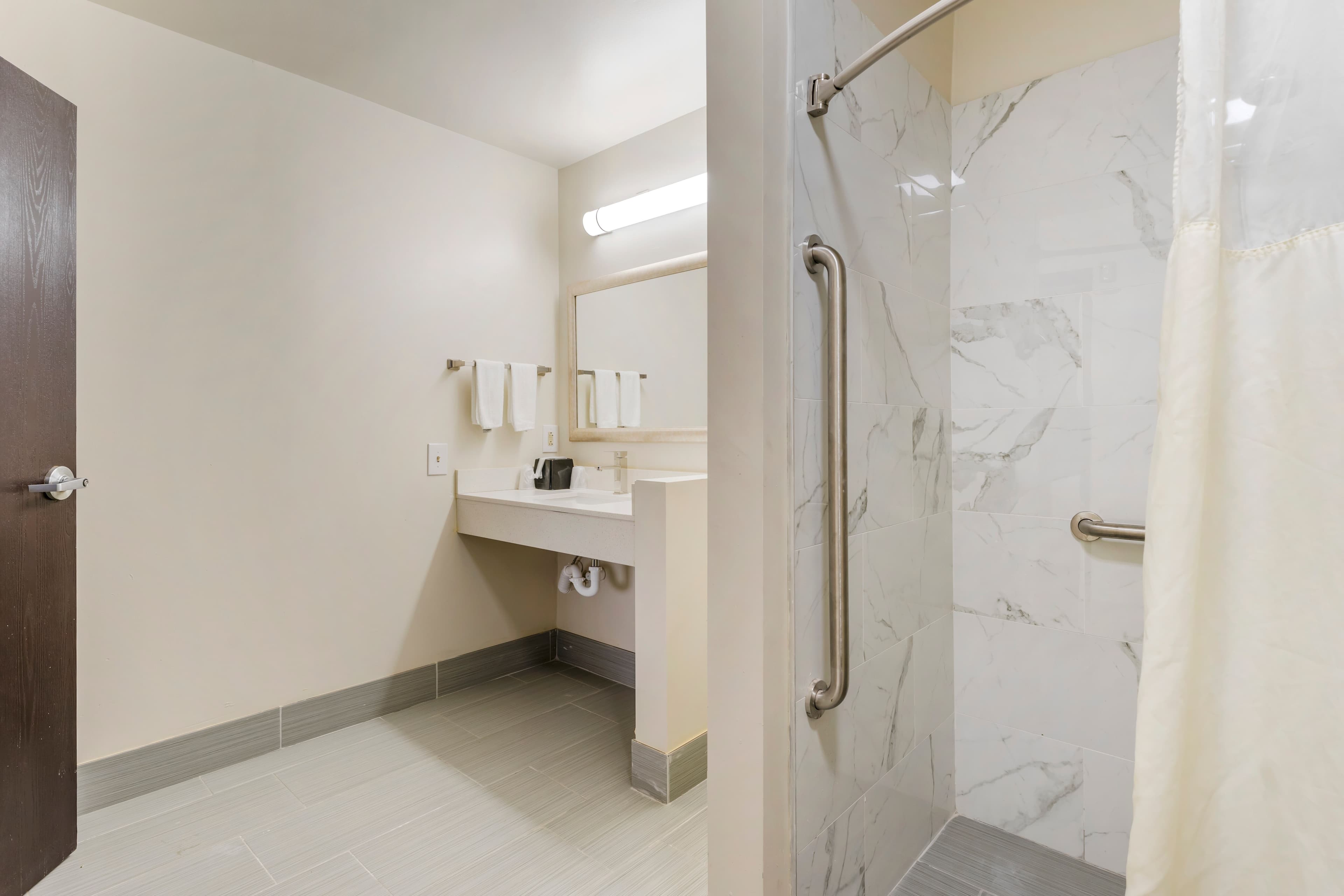Suburban Studios LaVale - Cumberland — 18