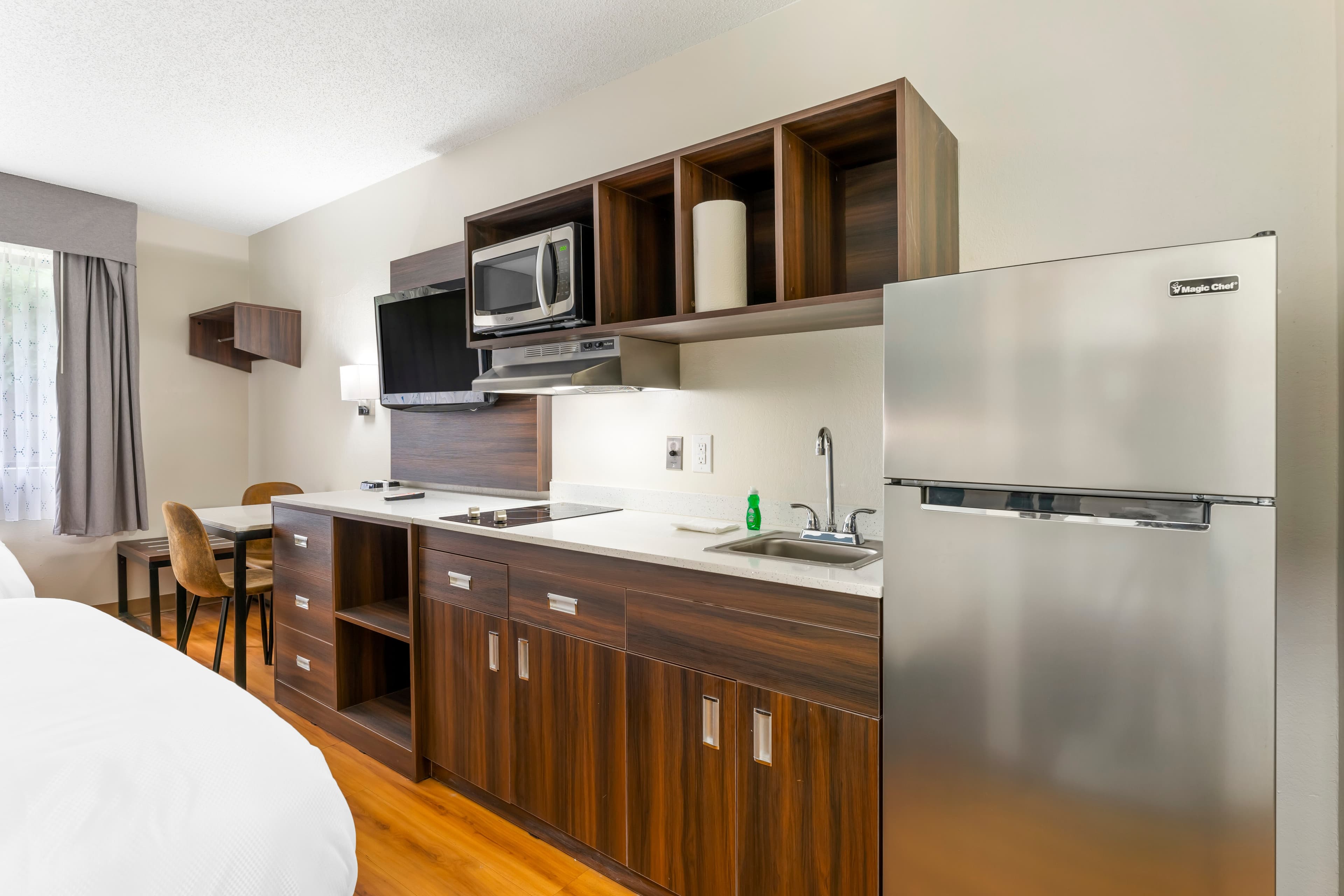 Suburban Studios LaVale - Cumberland — 8
