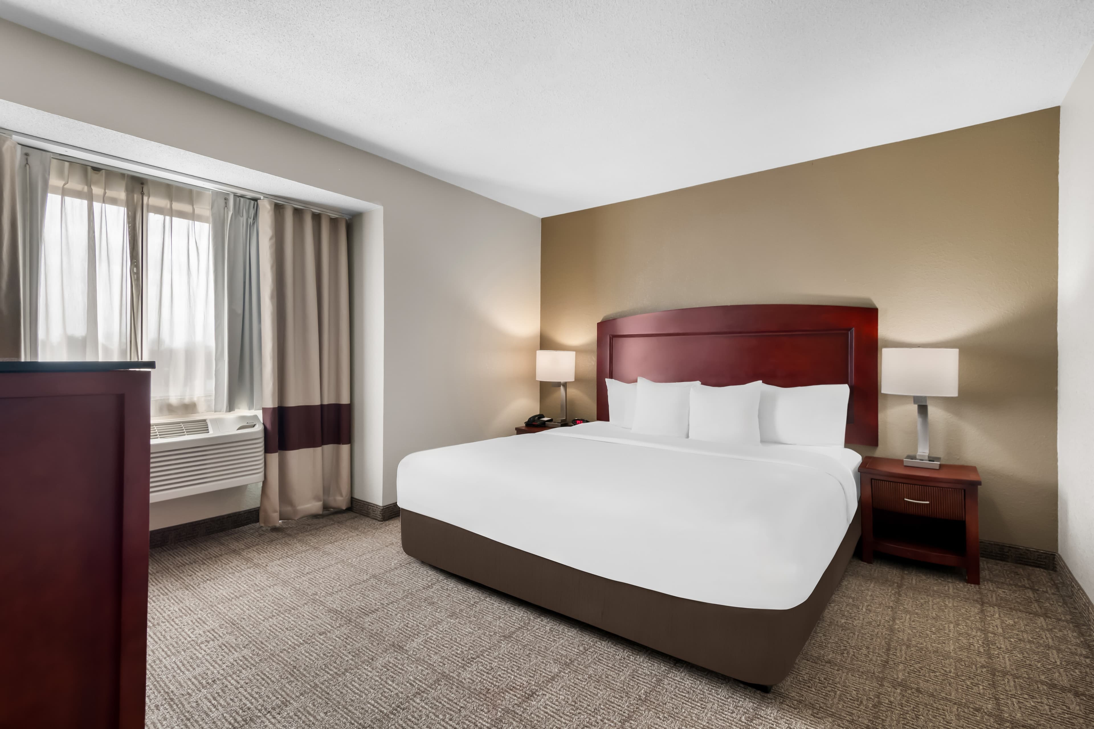 Comfort Inn & Suites North East - Image 1