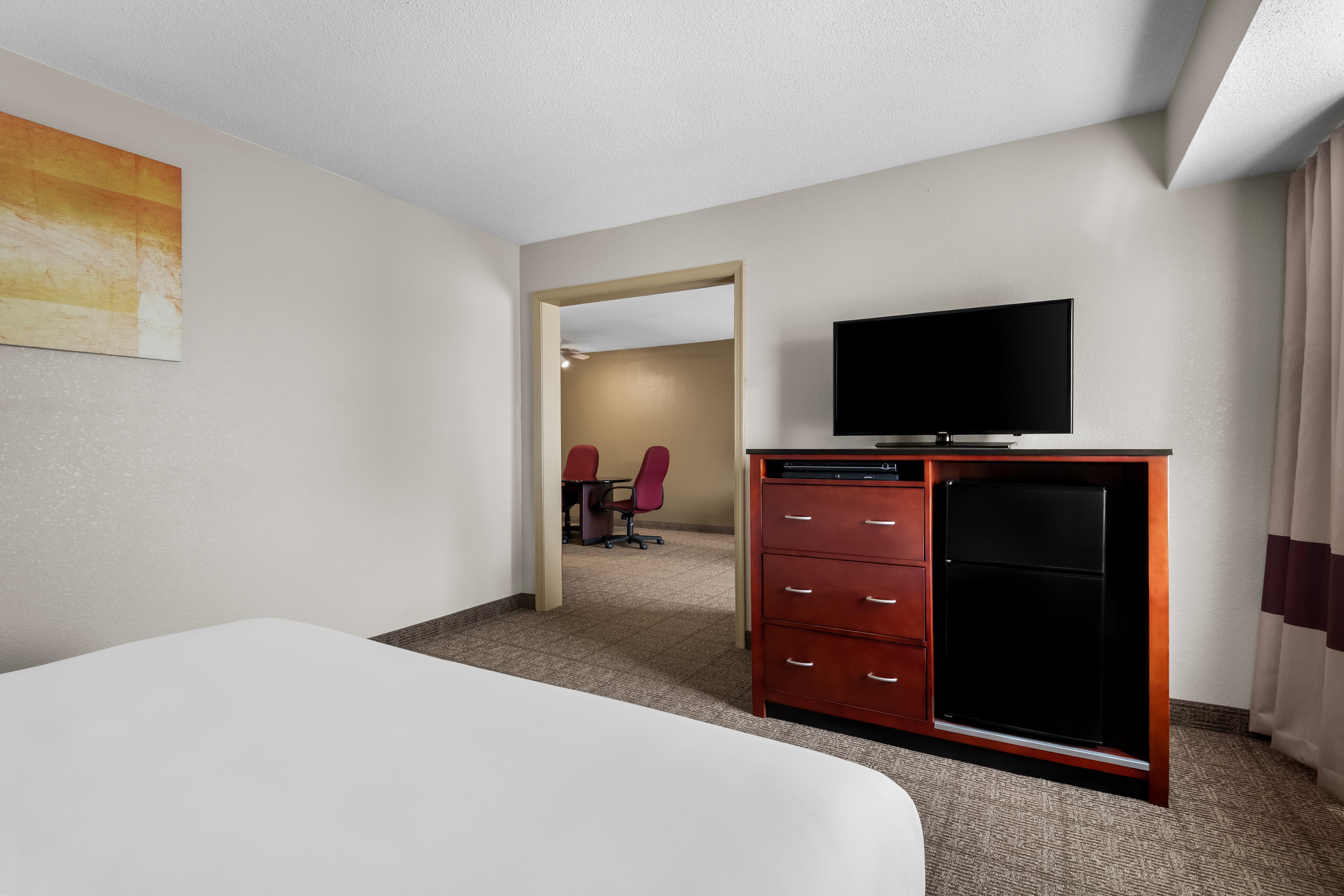 Comfort Inn & Suites North East - Image 4
