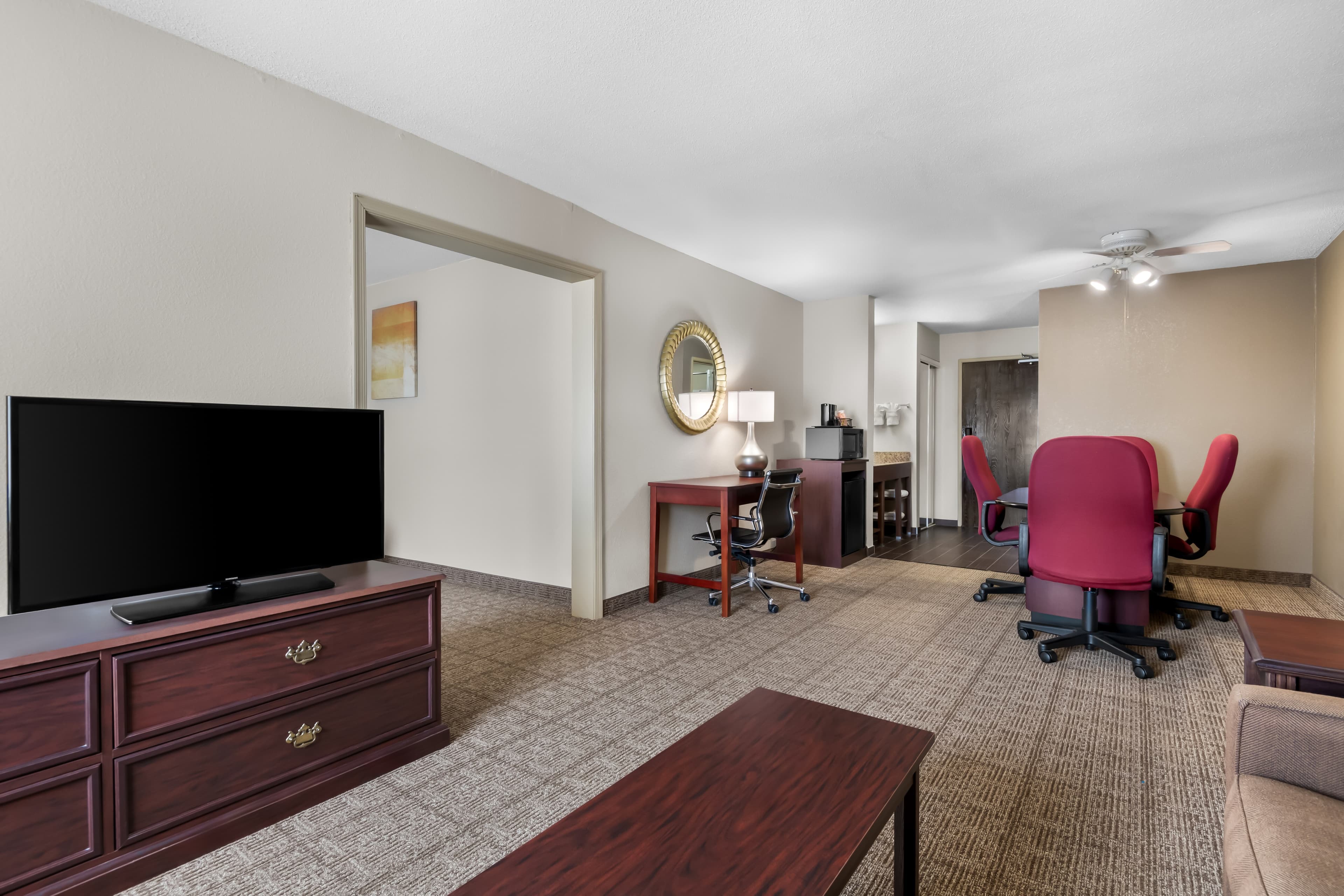 Comfort Inn & Suites North East - Image 5