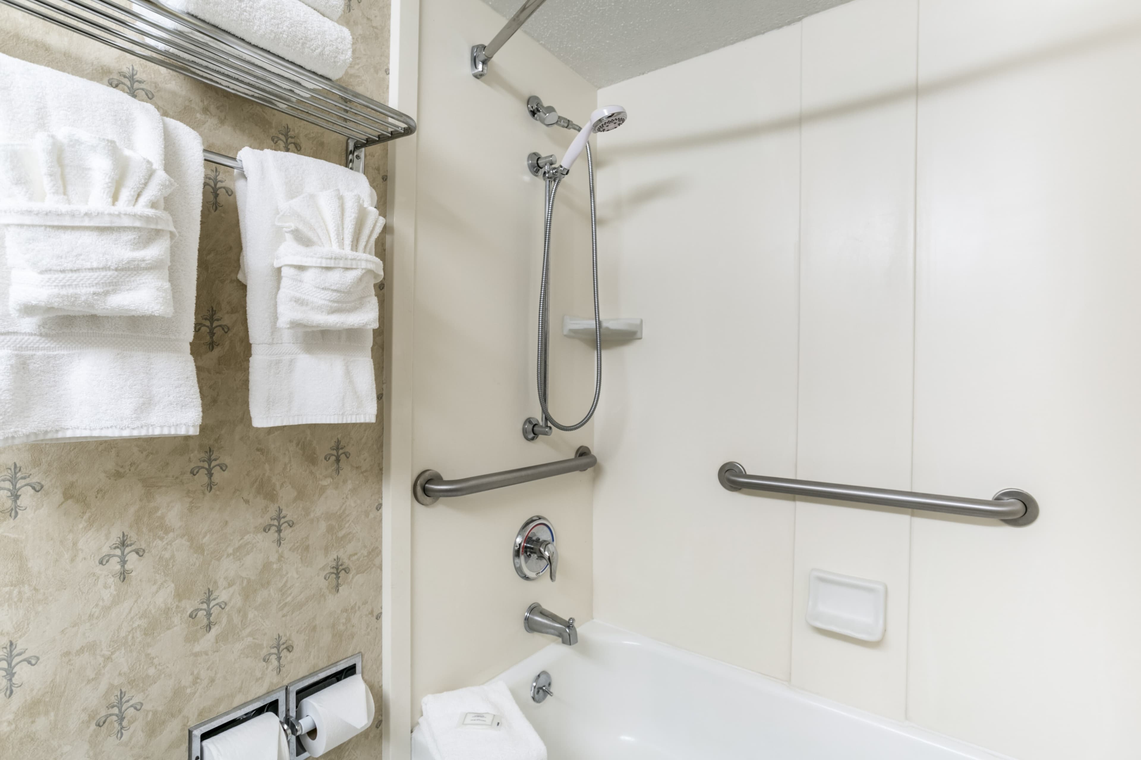 Clarion Hotel BWI Airport Arundel Mills - Image 3
