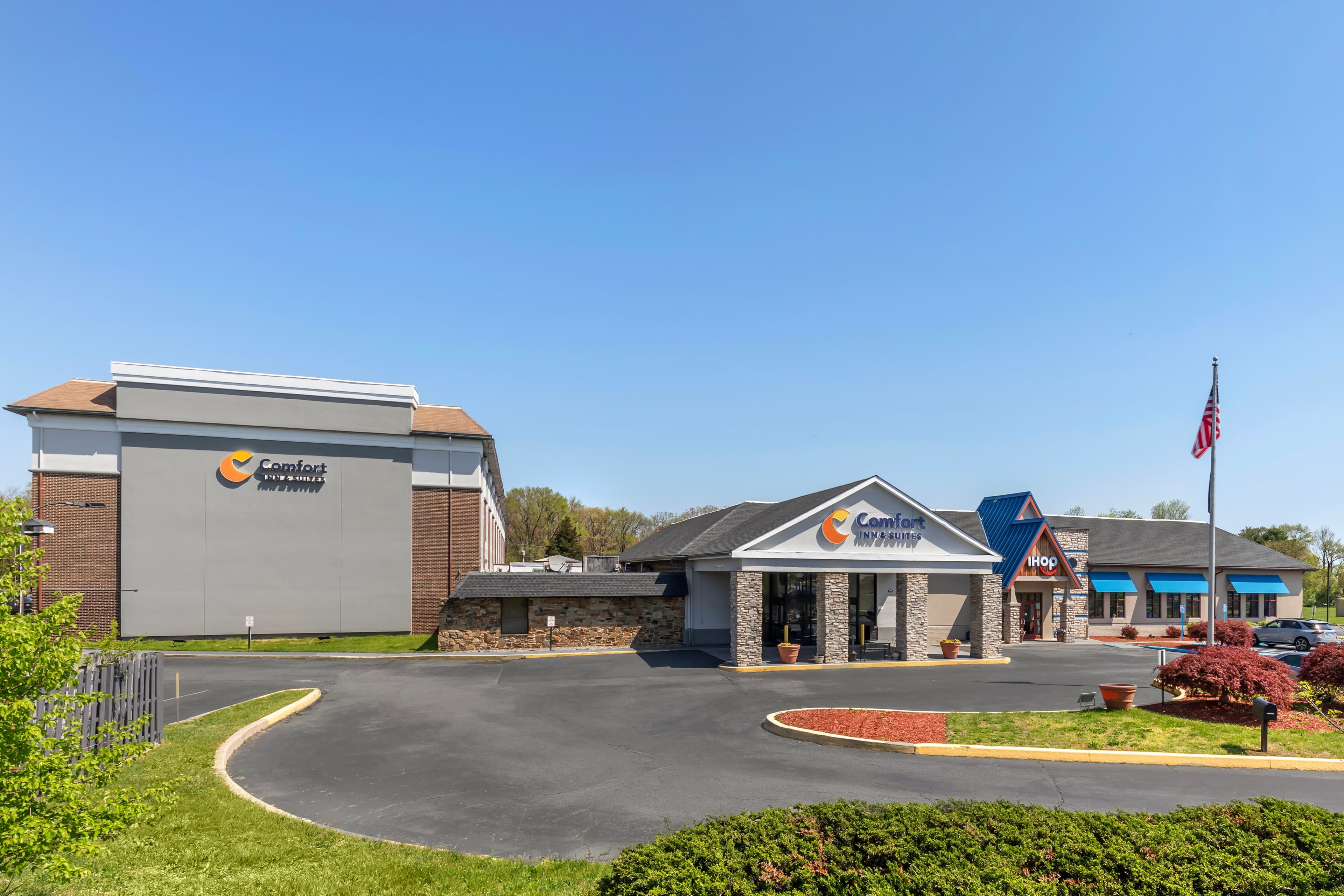 Comfort Inn and Suites Aberdeen near APG - Image 1