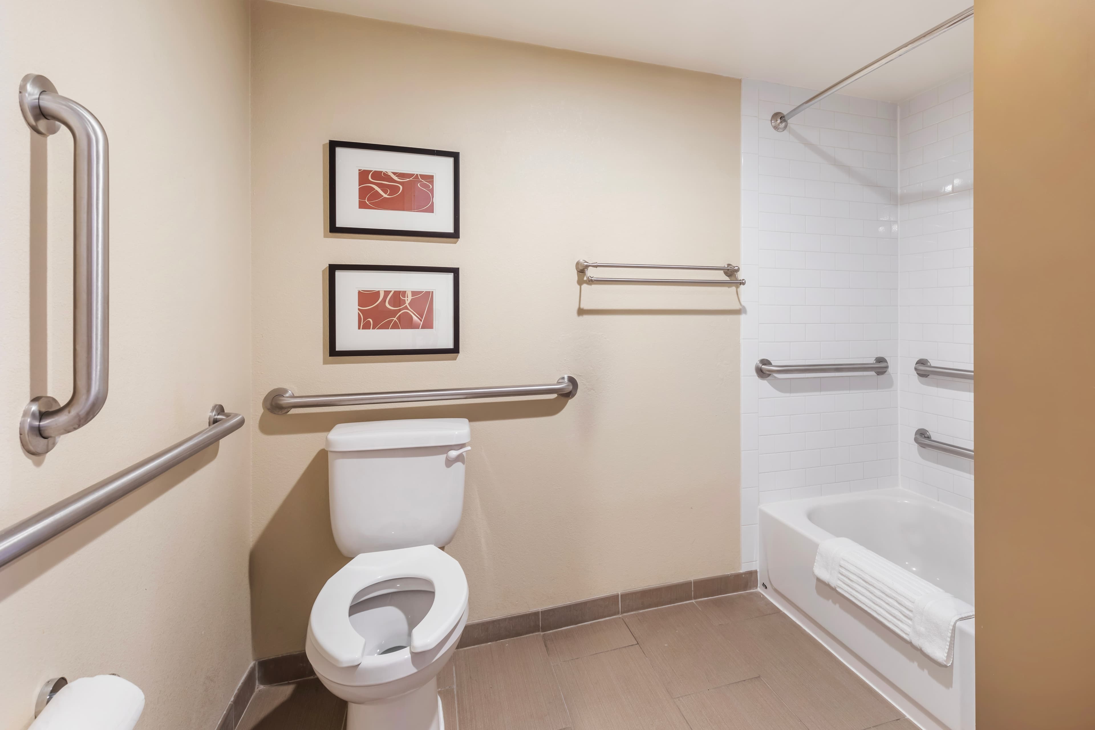 Comfort Inn and Suites Aberdeen near APG — 9