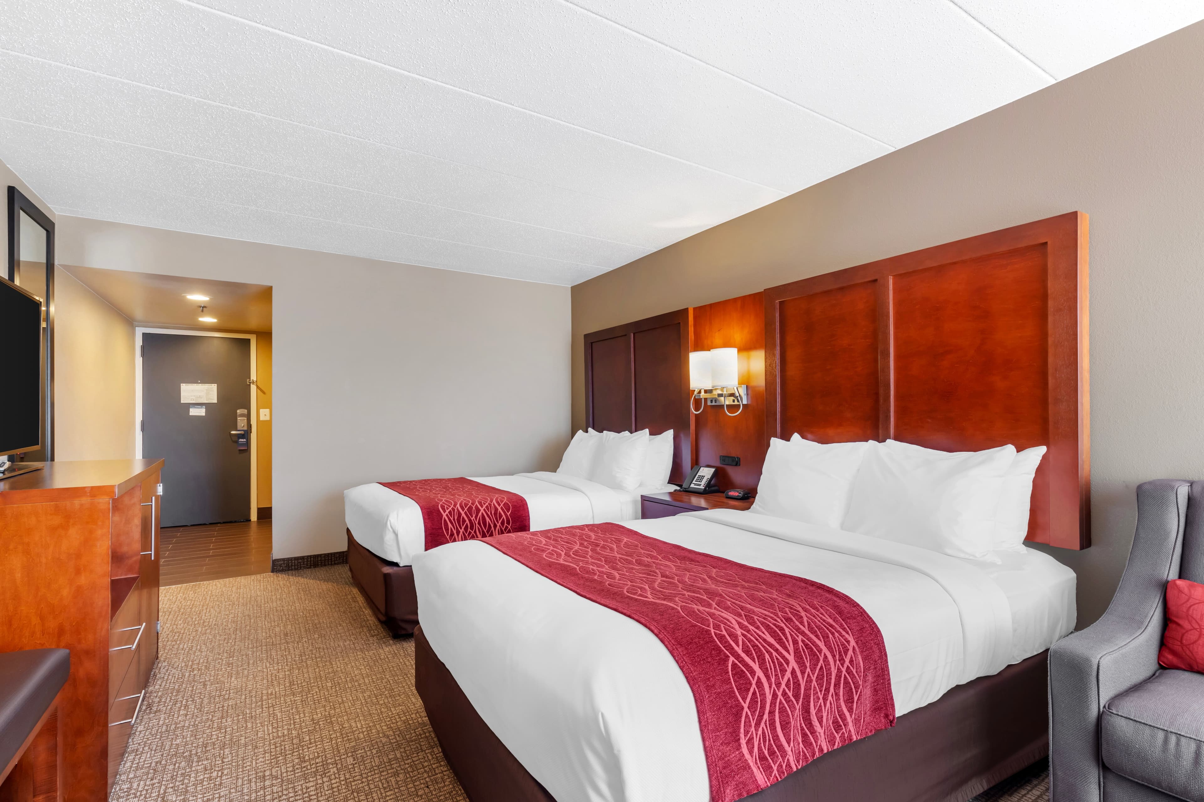 Comfort Inn and Suites Aberdeen near APG - Image 3