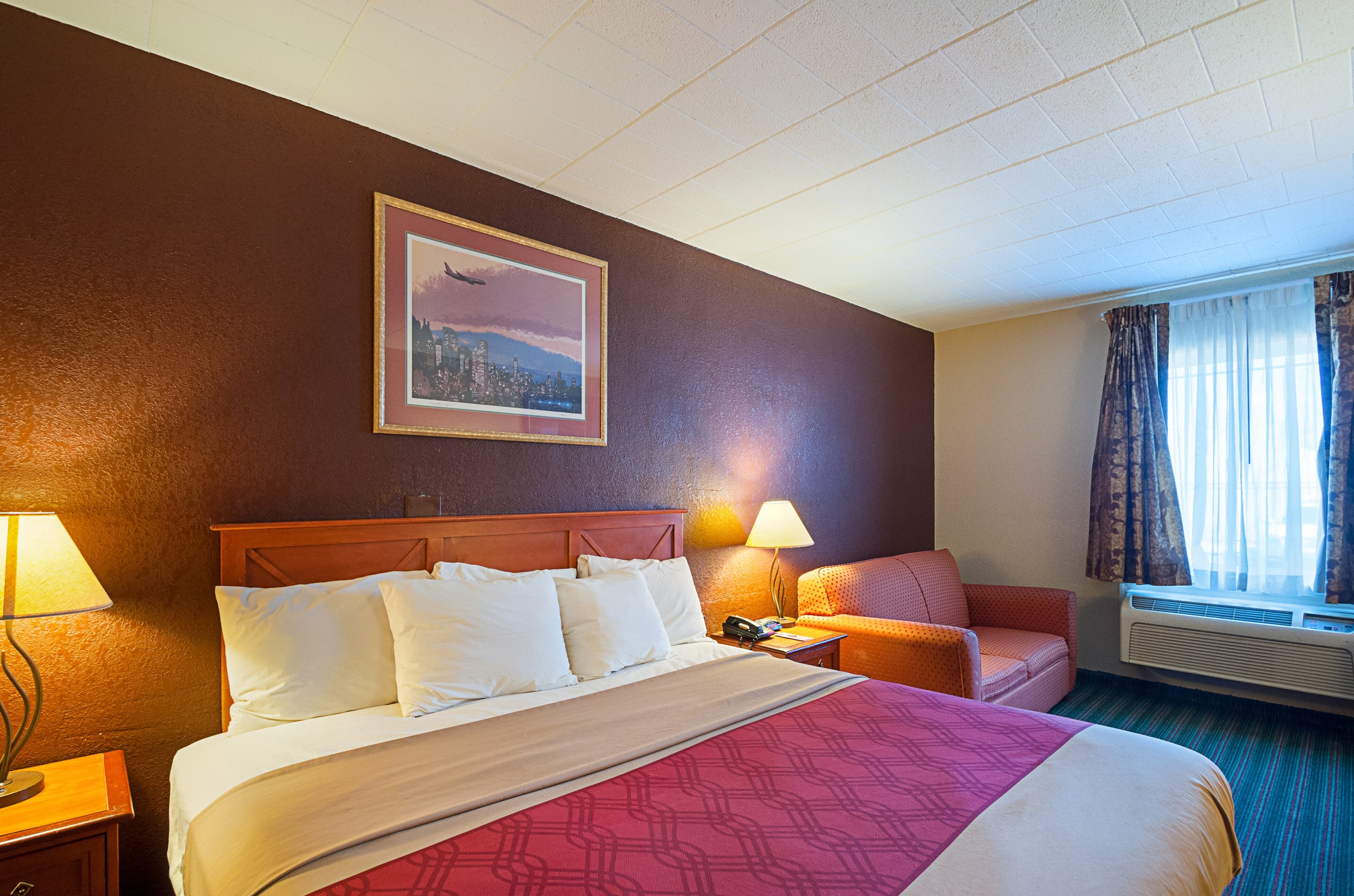 Quality Inn Near Pimlico Racetrack - Image 3