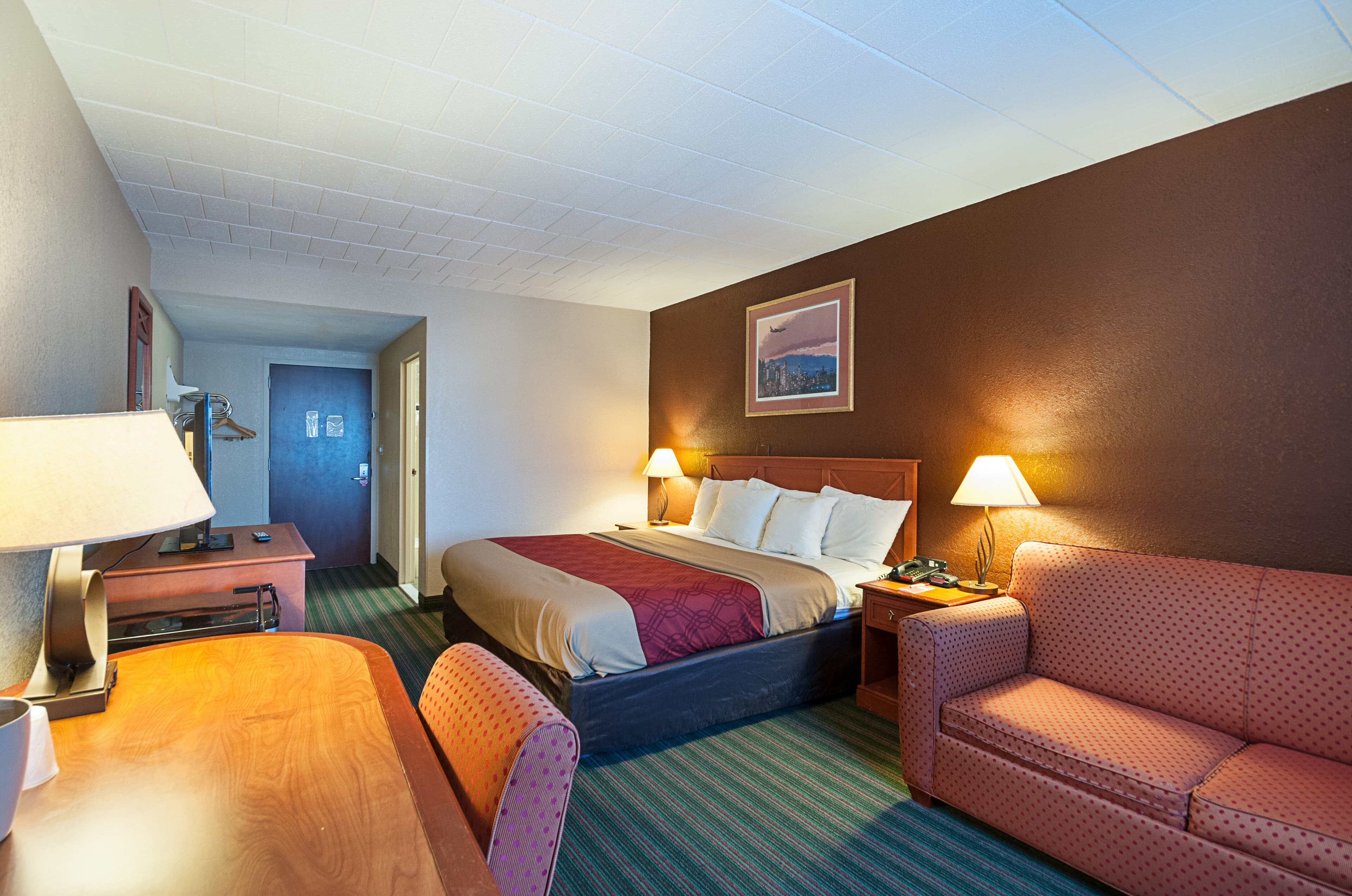 Quality Inn Near Pimlico Racetrack - Image 5