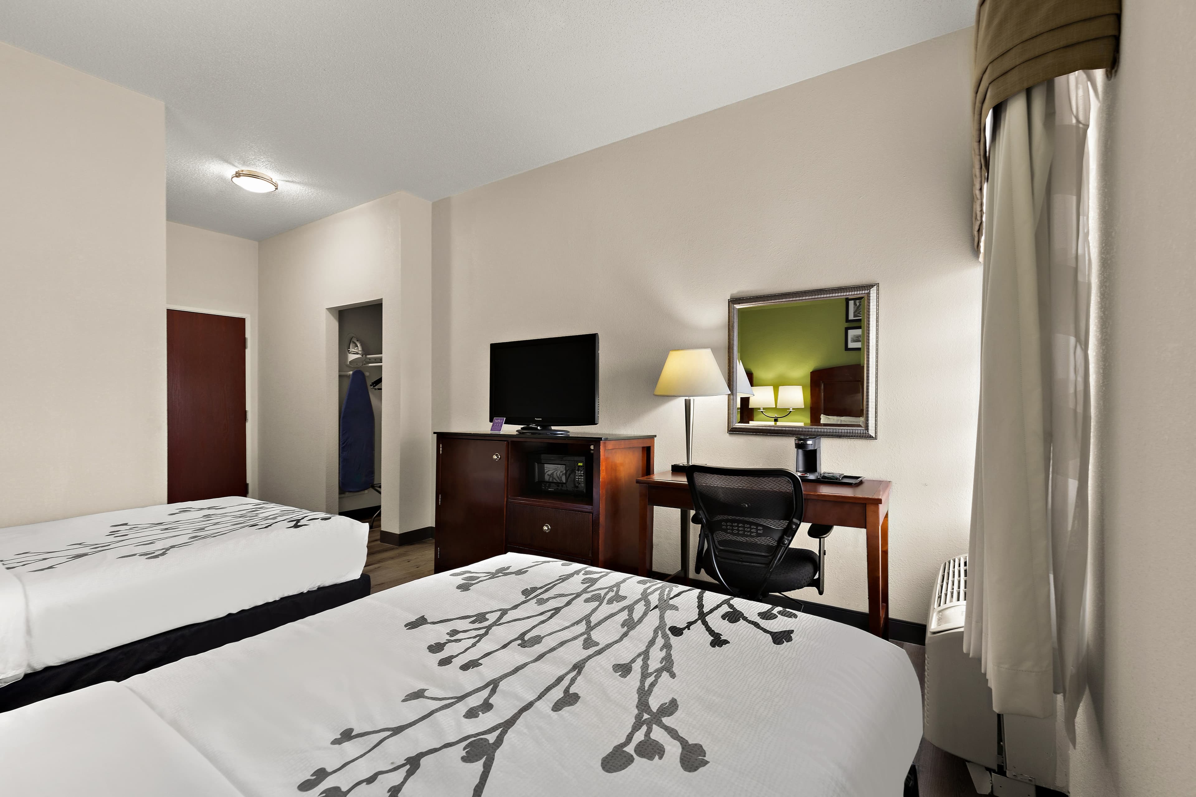 Sleep Inn & Suites near Joint Base Andrews-Washington Area — 7