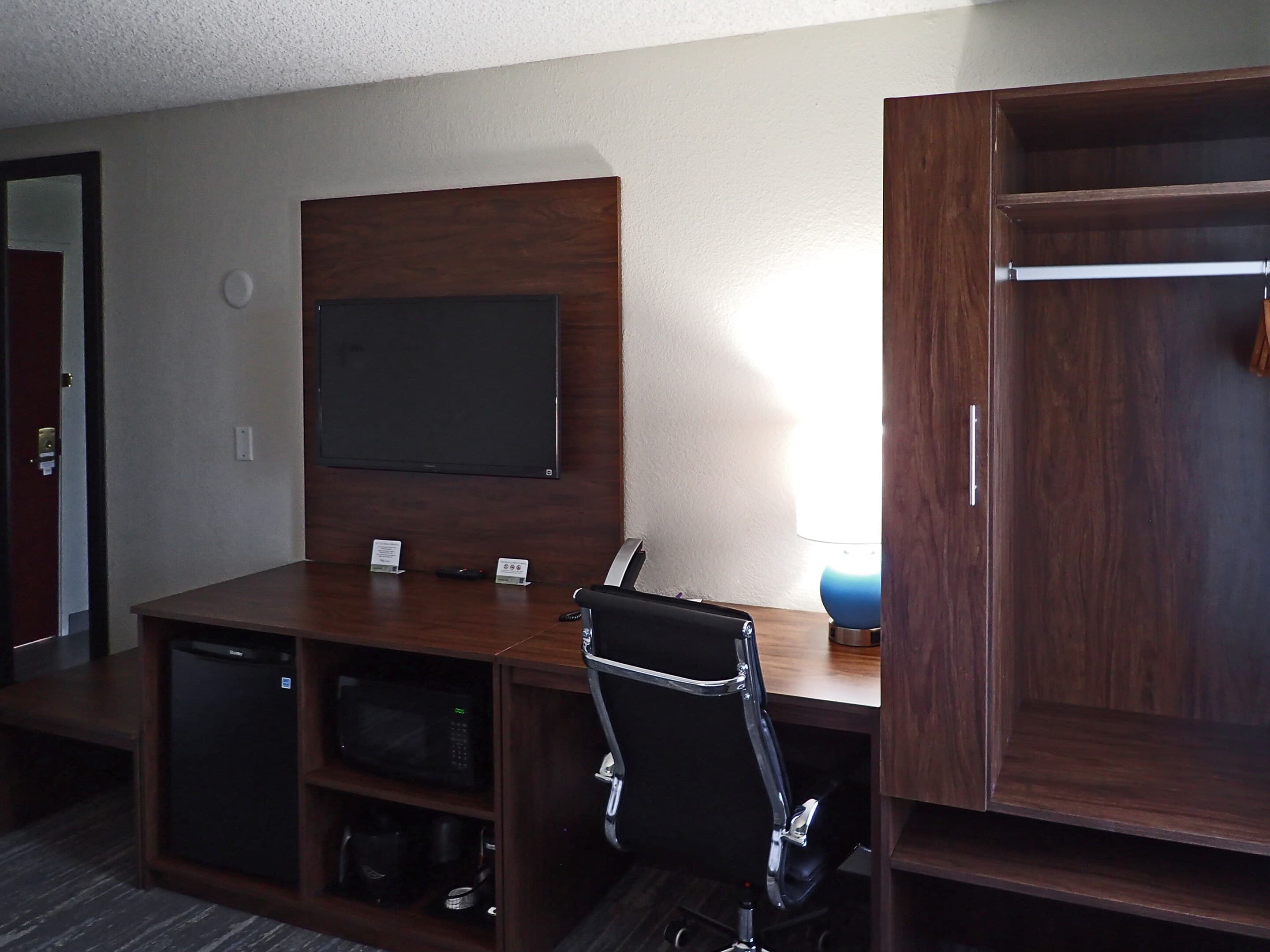 Sleep Inn & Suites California MD - Image 3