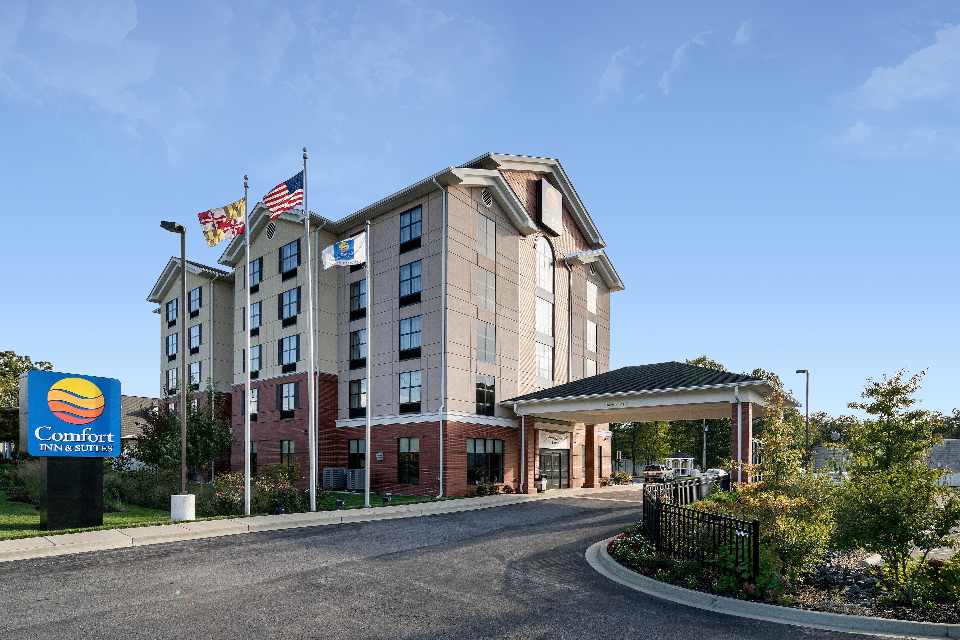 Comfort Inn & Suites Lexington Park near Pax River - Image 1
