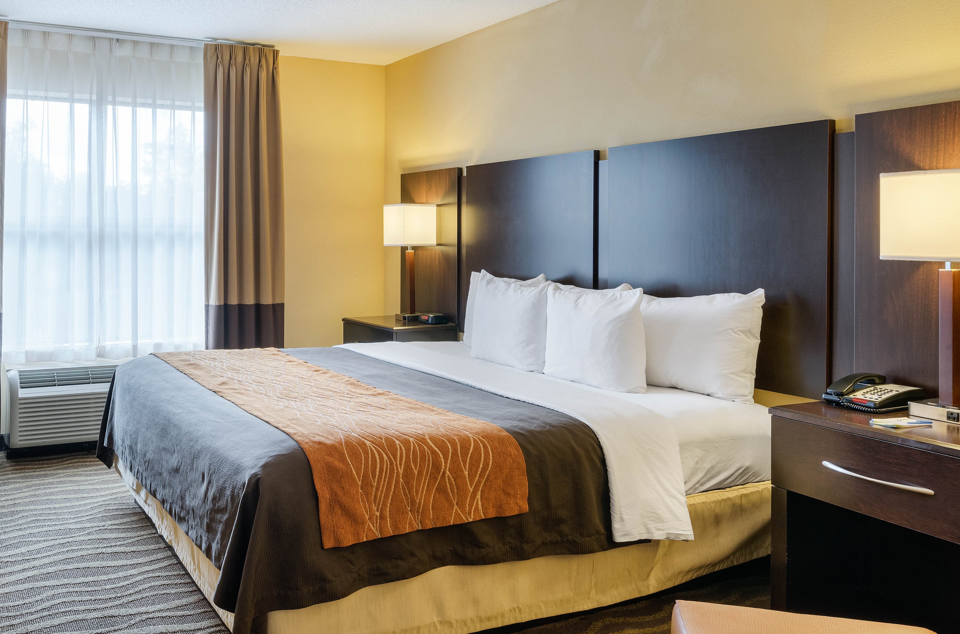 Comfort Inn & Suites Lexington Park near Pax River - Image 2