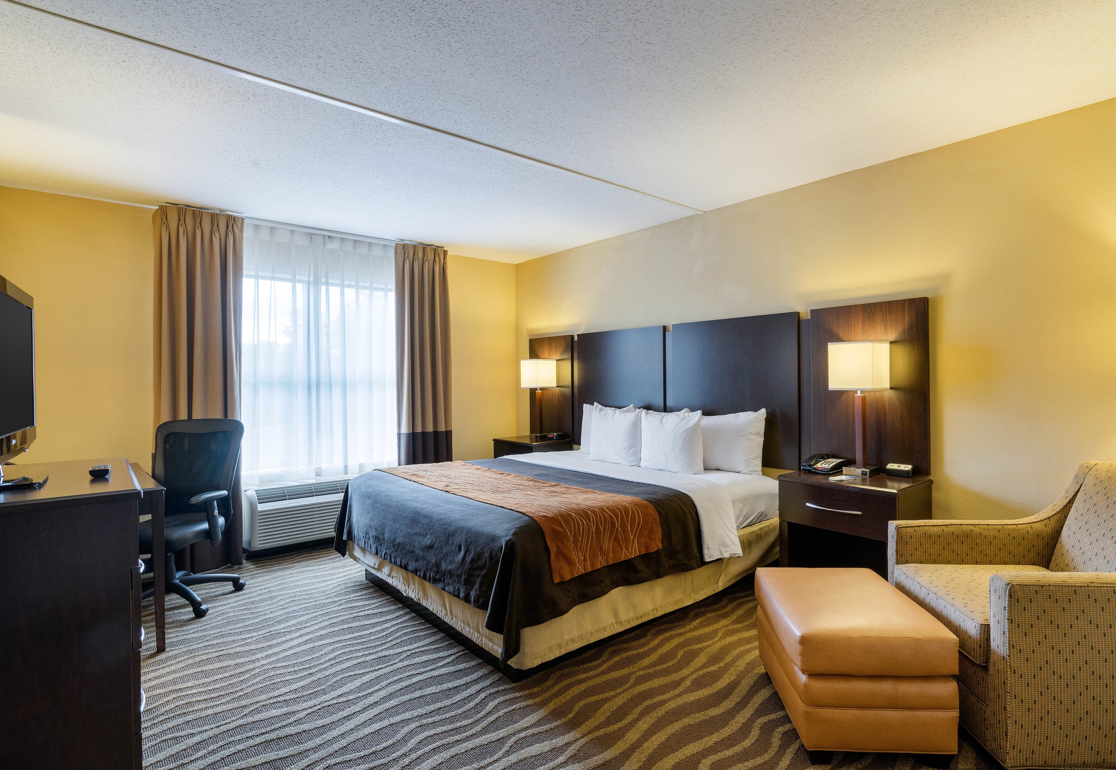 Comfort Inn & Suites Lexington Park near Pax River - Image 3