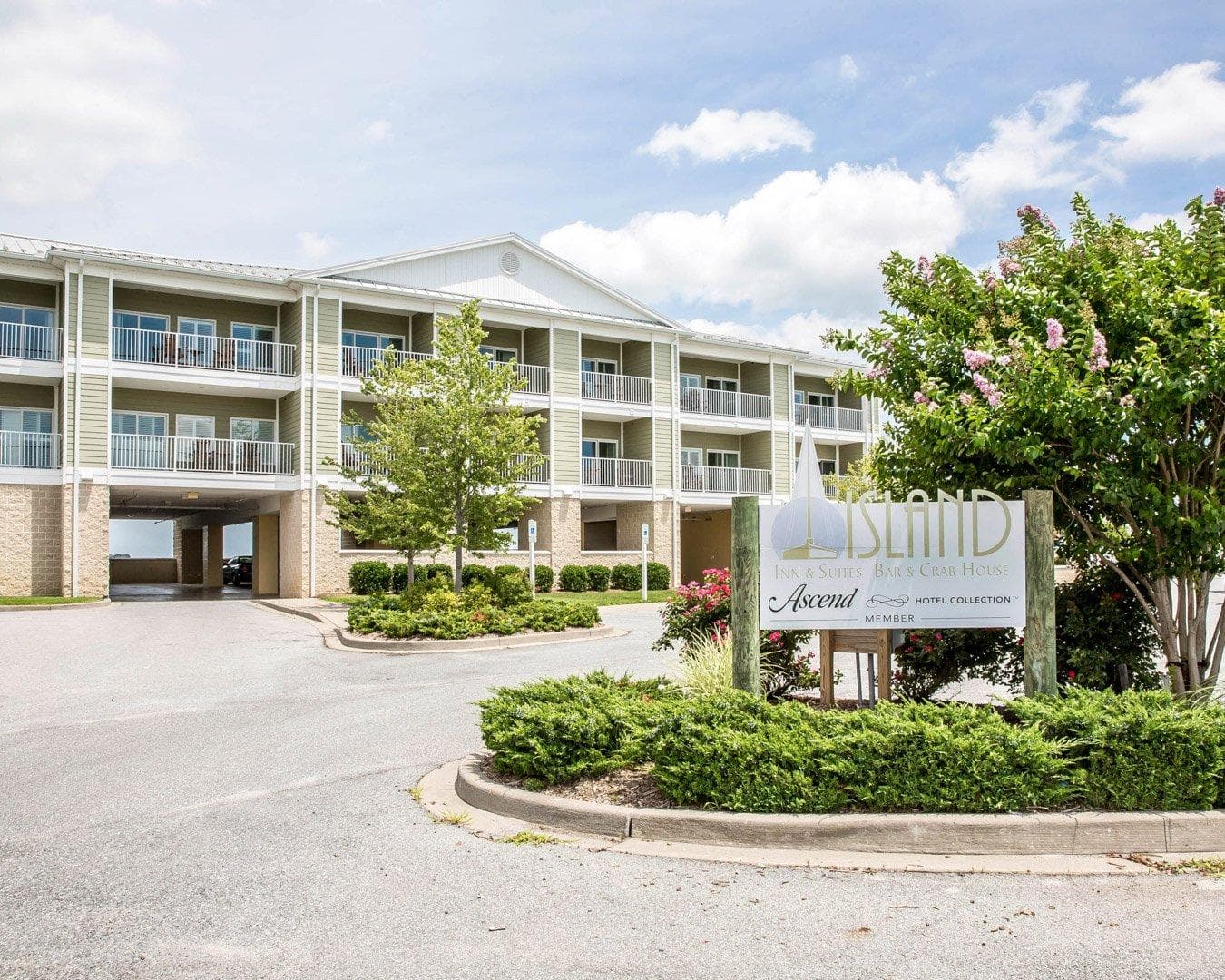 Island Inn & Suites, an Ascend Collection Hotel
