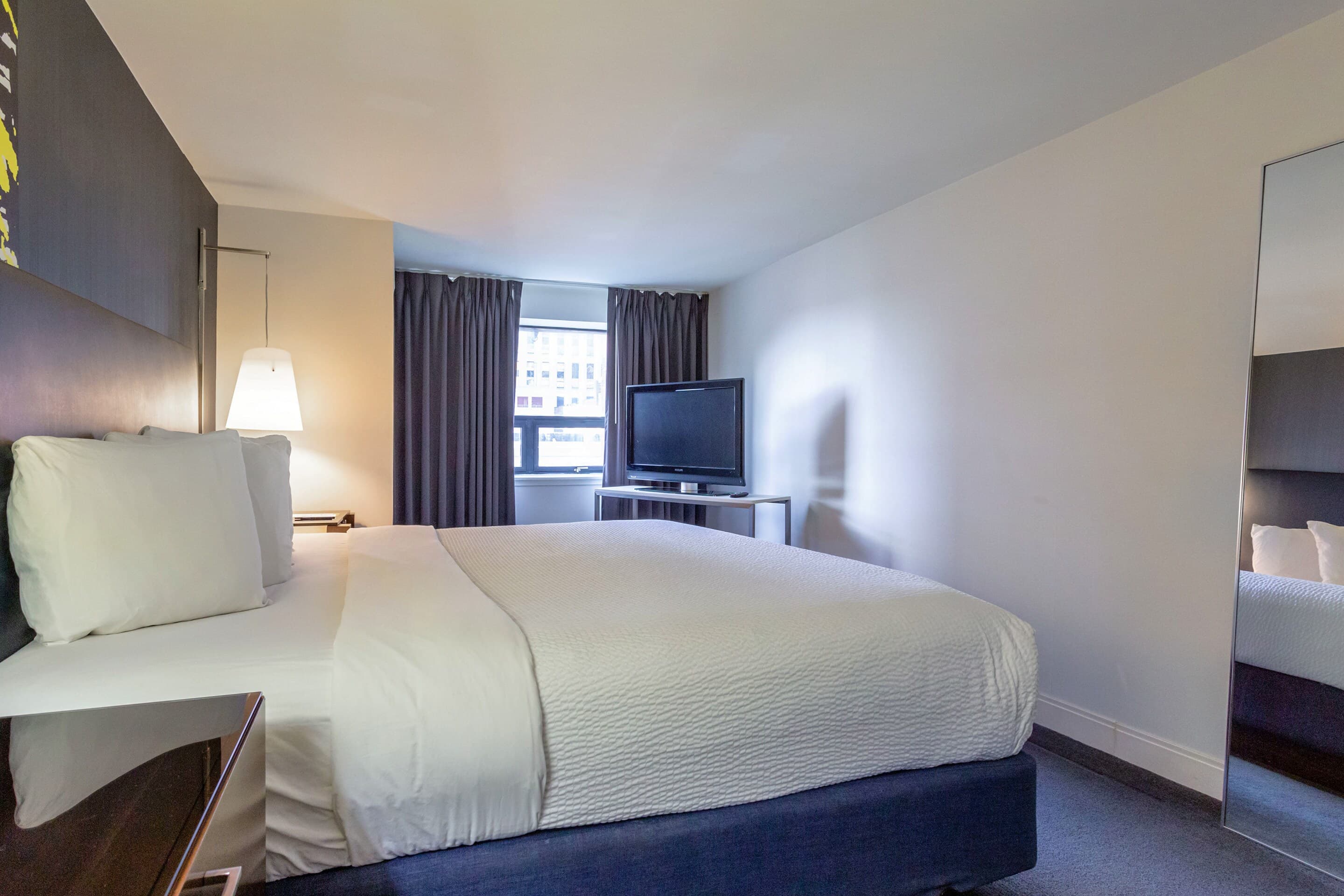 Comfort Inn & Suites Baltimore Inner Harbor — 11
