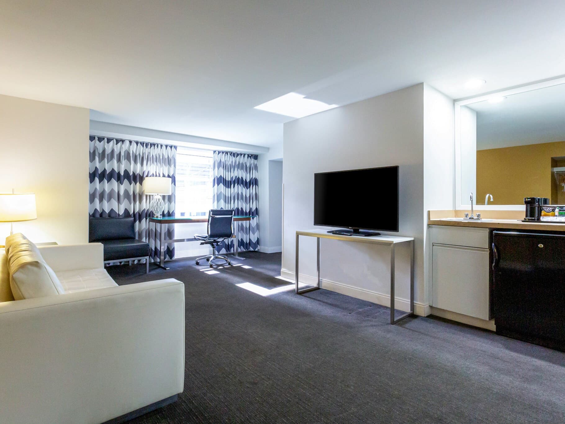 Comfort Inn & Suites Baltimore Inner Harbor — 27