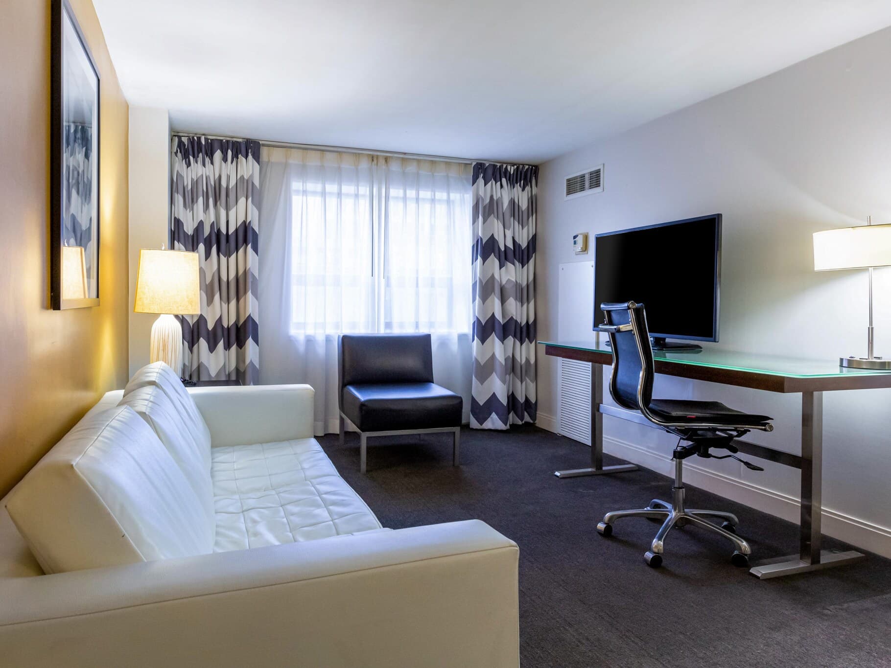 Comfort Inn & Suites Baltimore Inner Harbor — 31