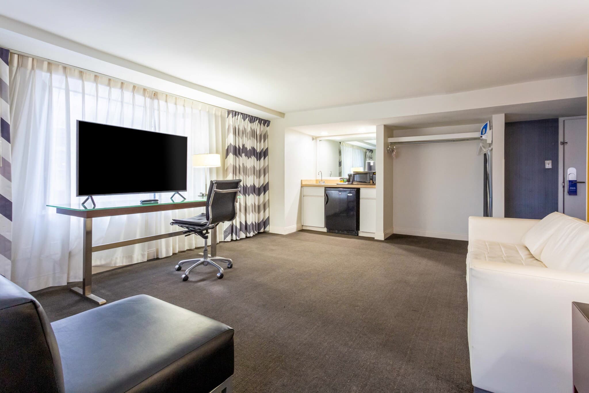 Comfort Inn & Suites Baltimore Inner Harbor — 26