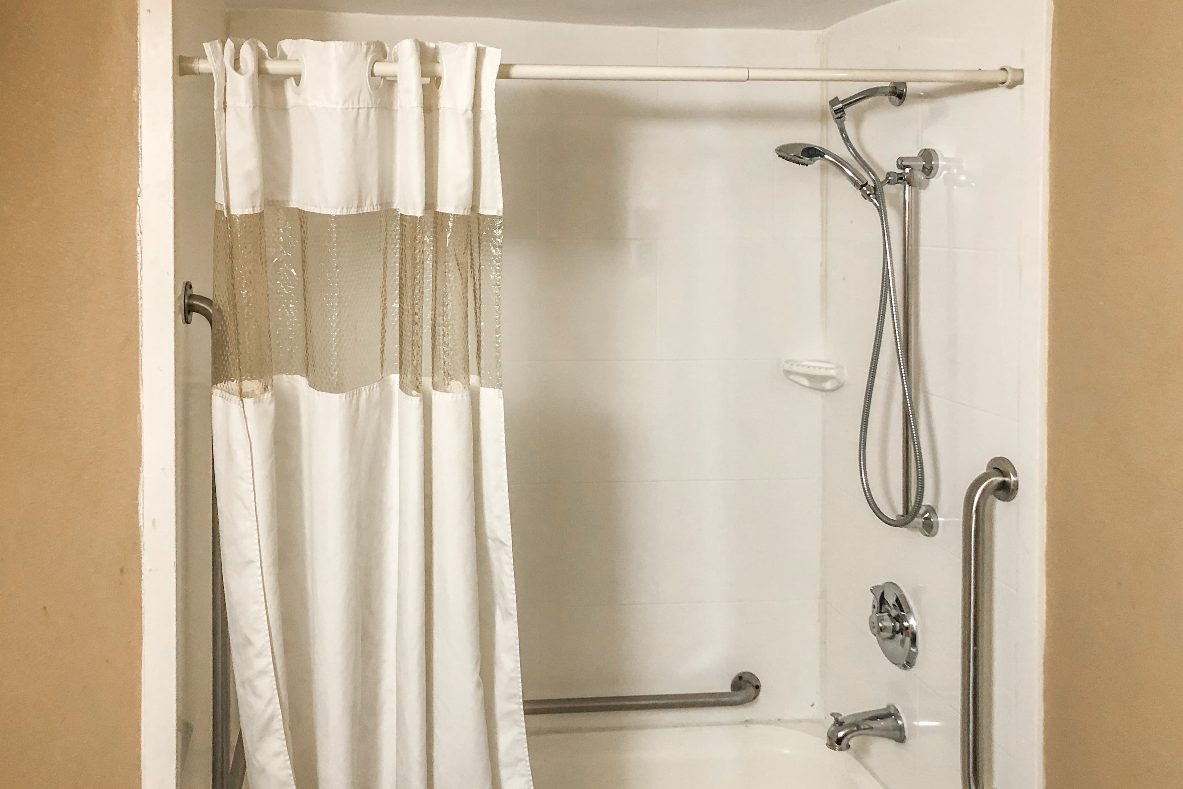 Rodeway Inn Joint Base Andrews Area — 8