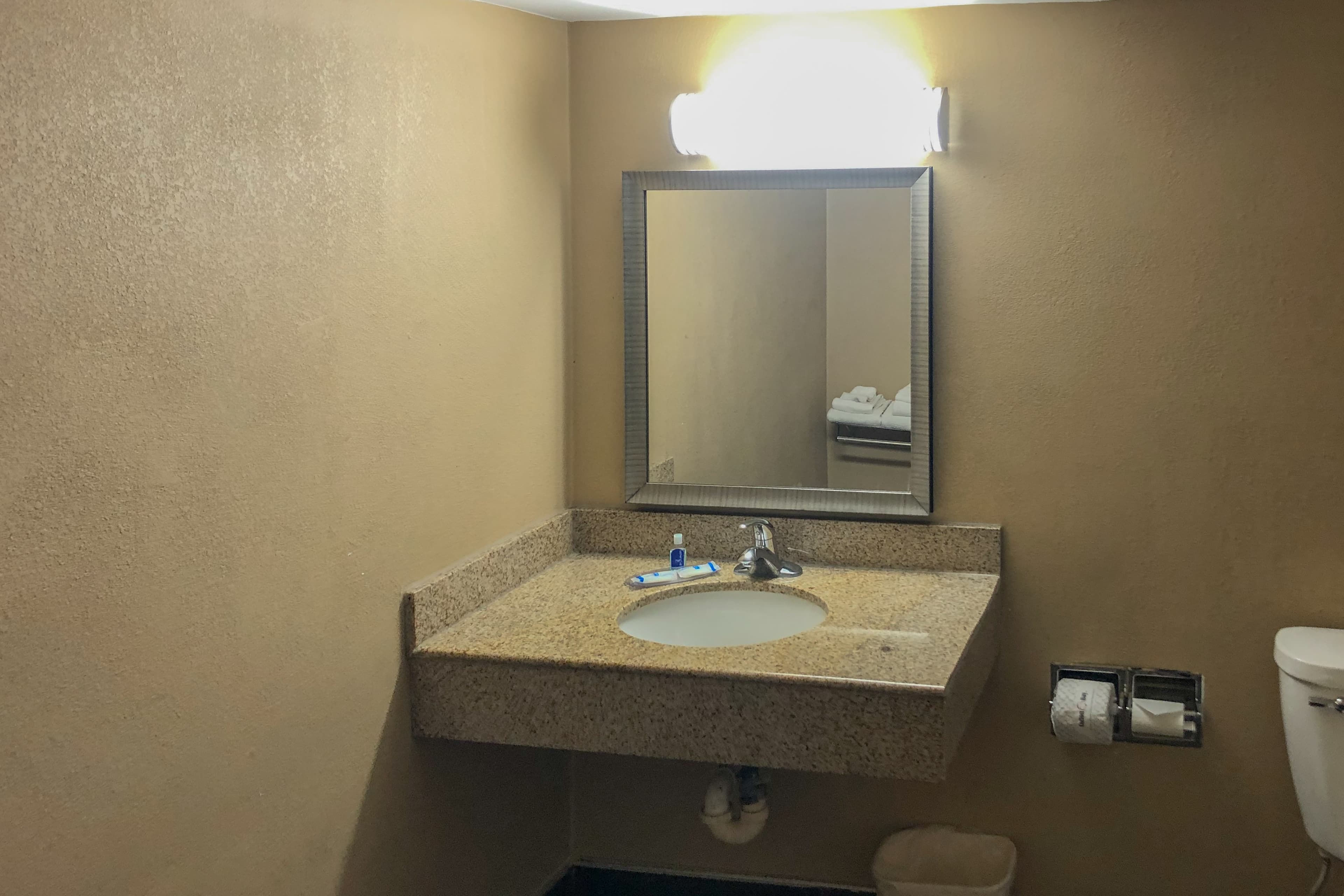 Rodeway Inn Joint Base Andrews Area — 9