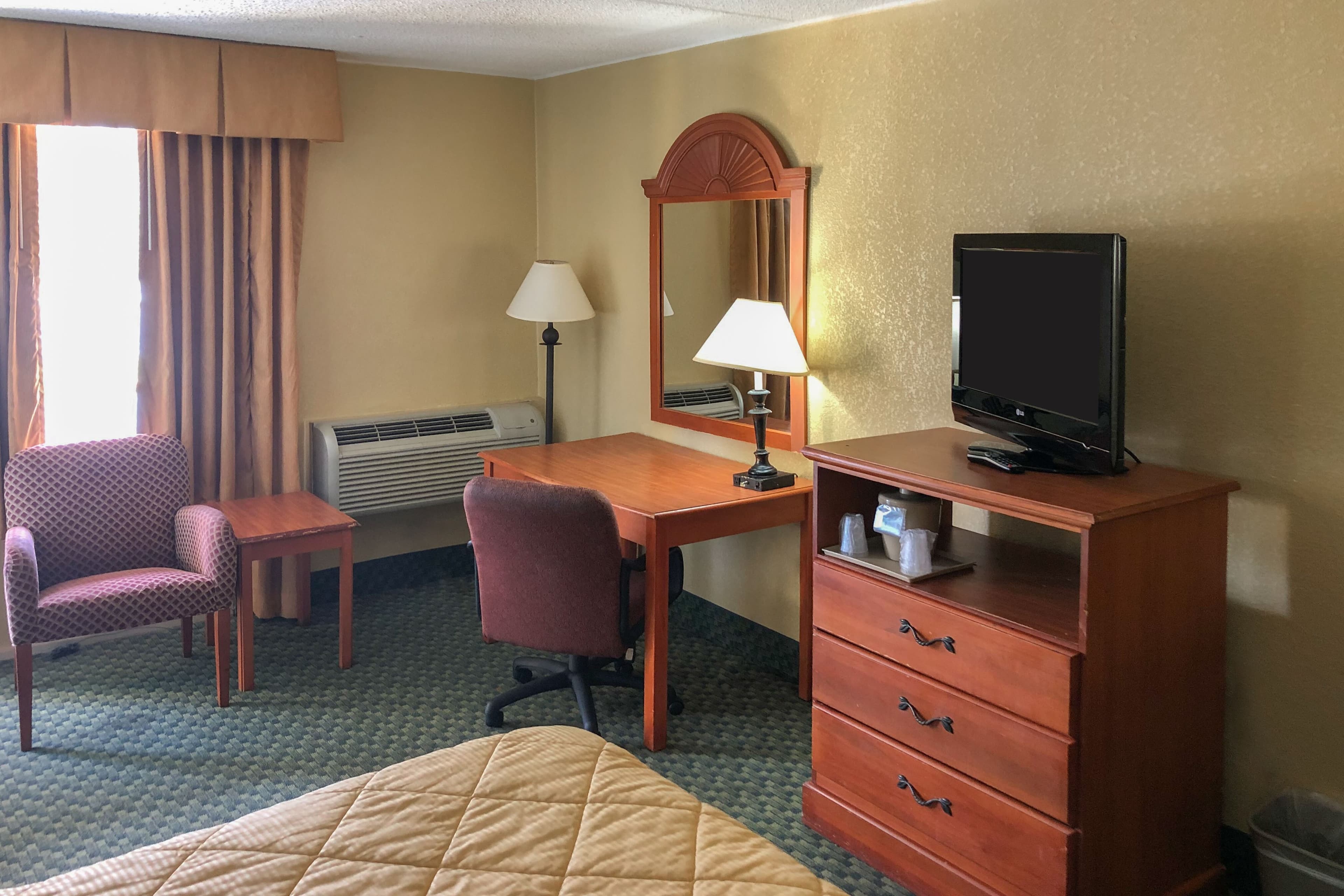 Rodeway Inn Joint Base Andrews Area — 11