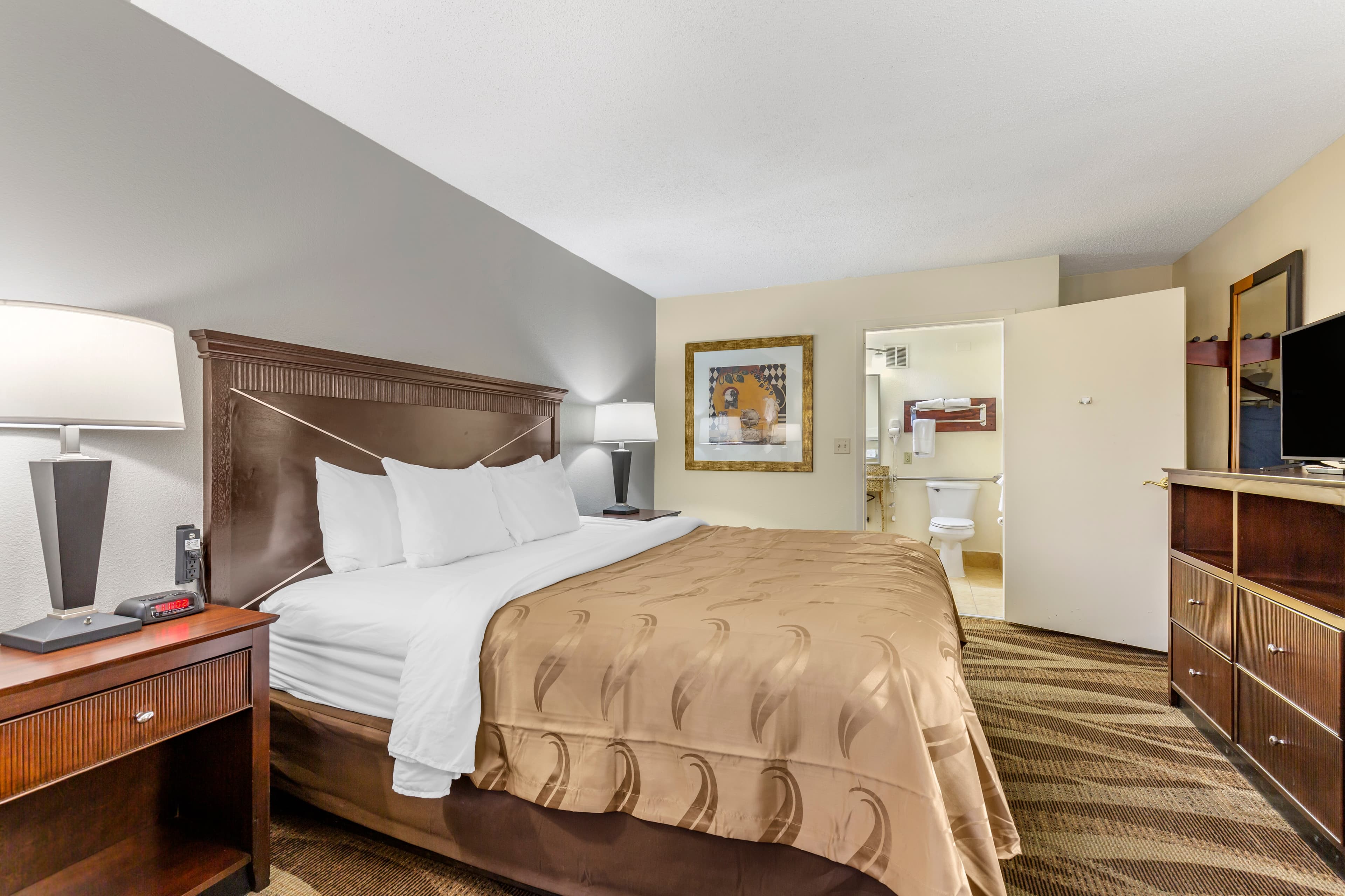Quality Inn Windsor Mill - Baltimore — 8