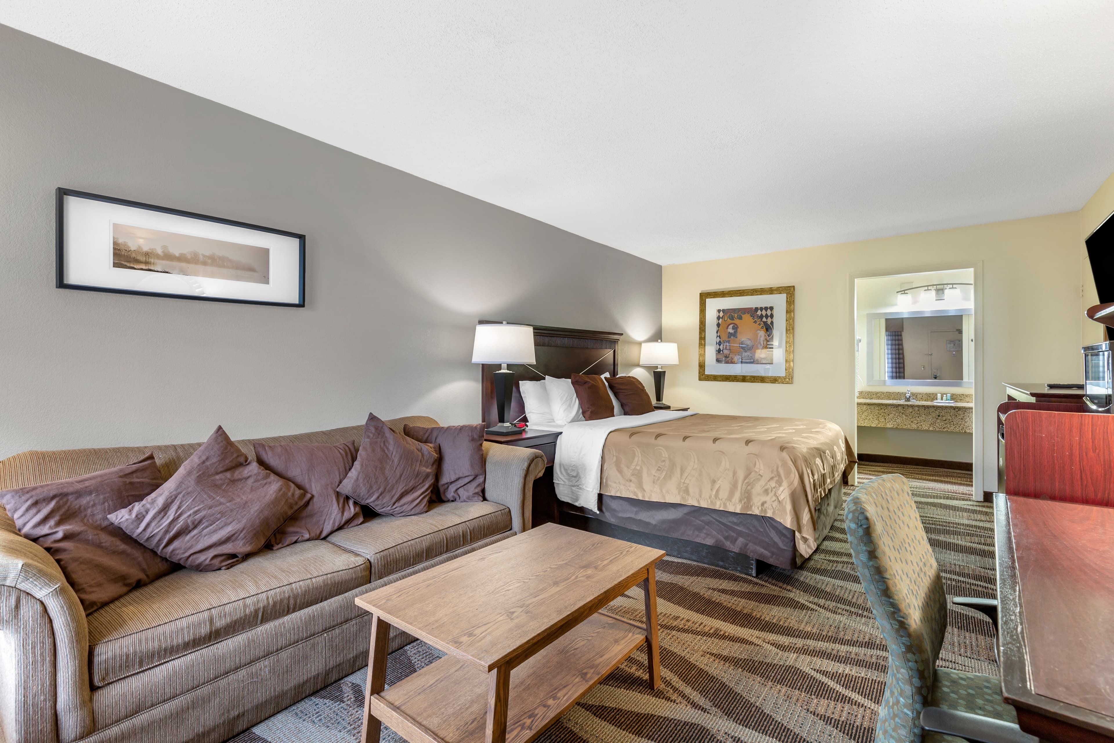 Quality Inn Windsor Mill - Baltimore — 16