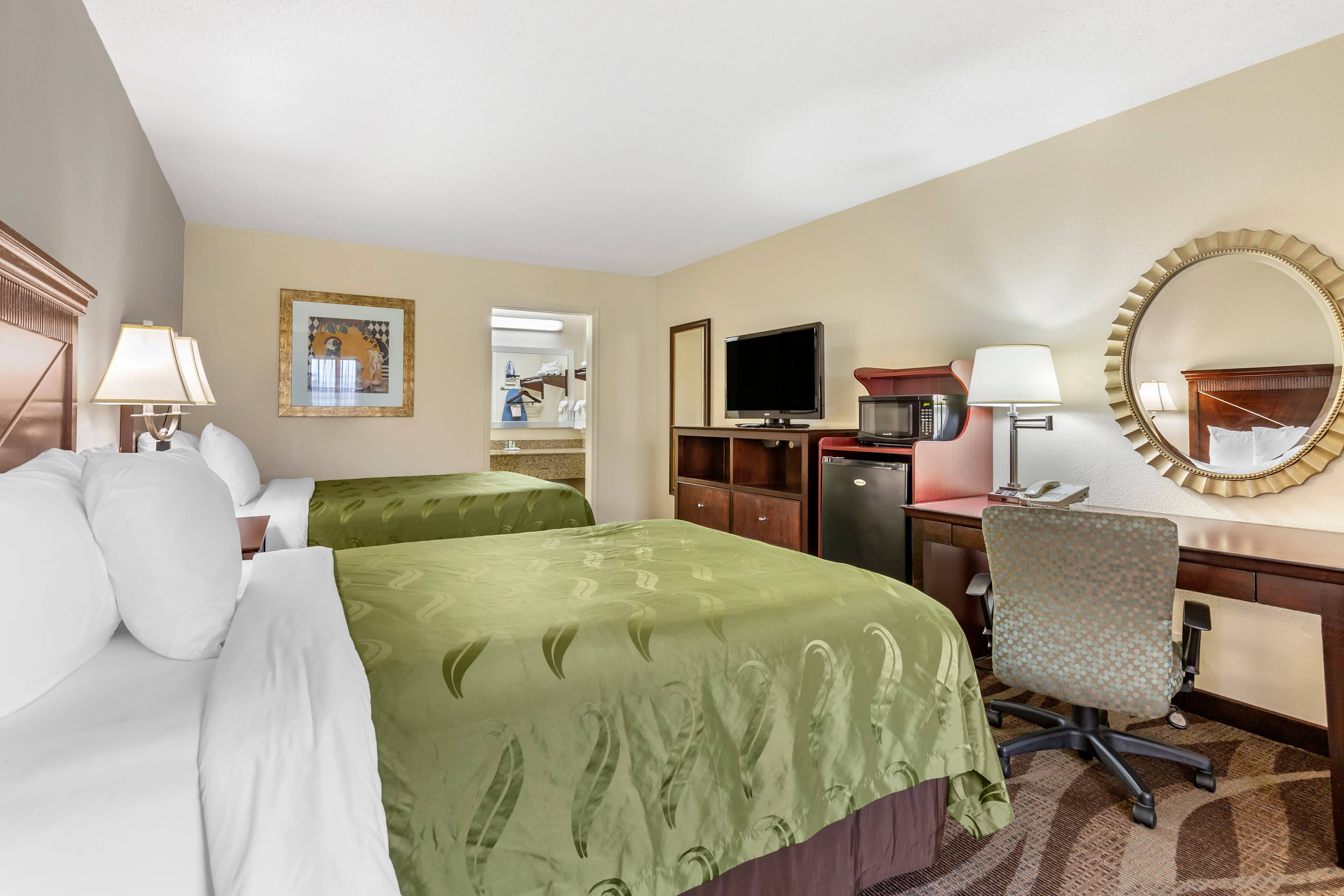 Quality Inn Windsor Mill - Baltimore - Image 4