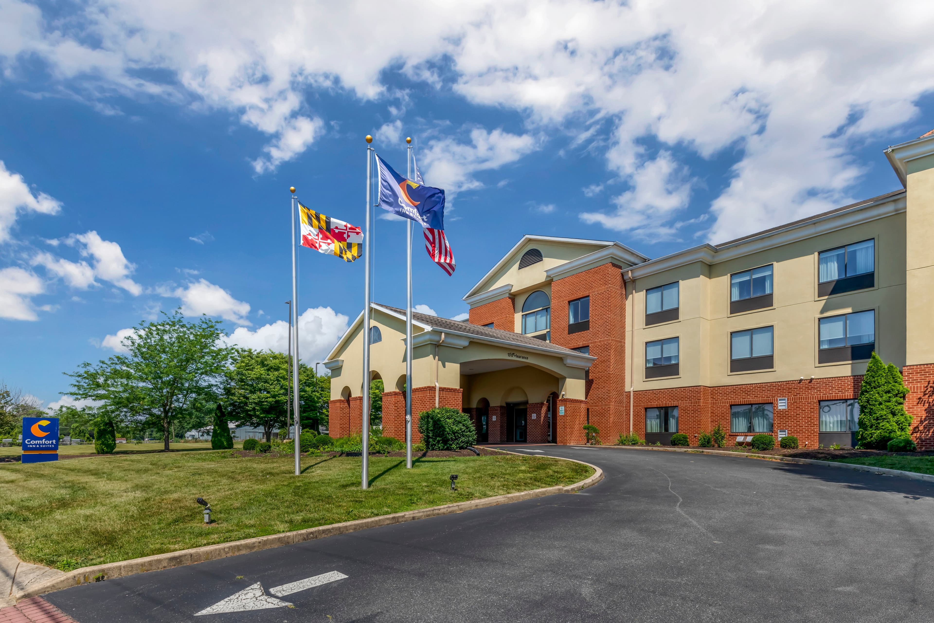 Comfort Inn & Suites Chestertown - Image 1