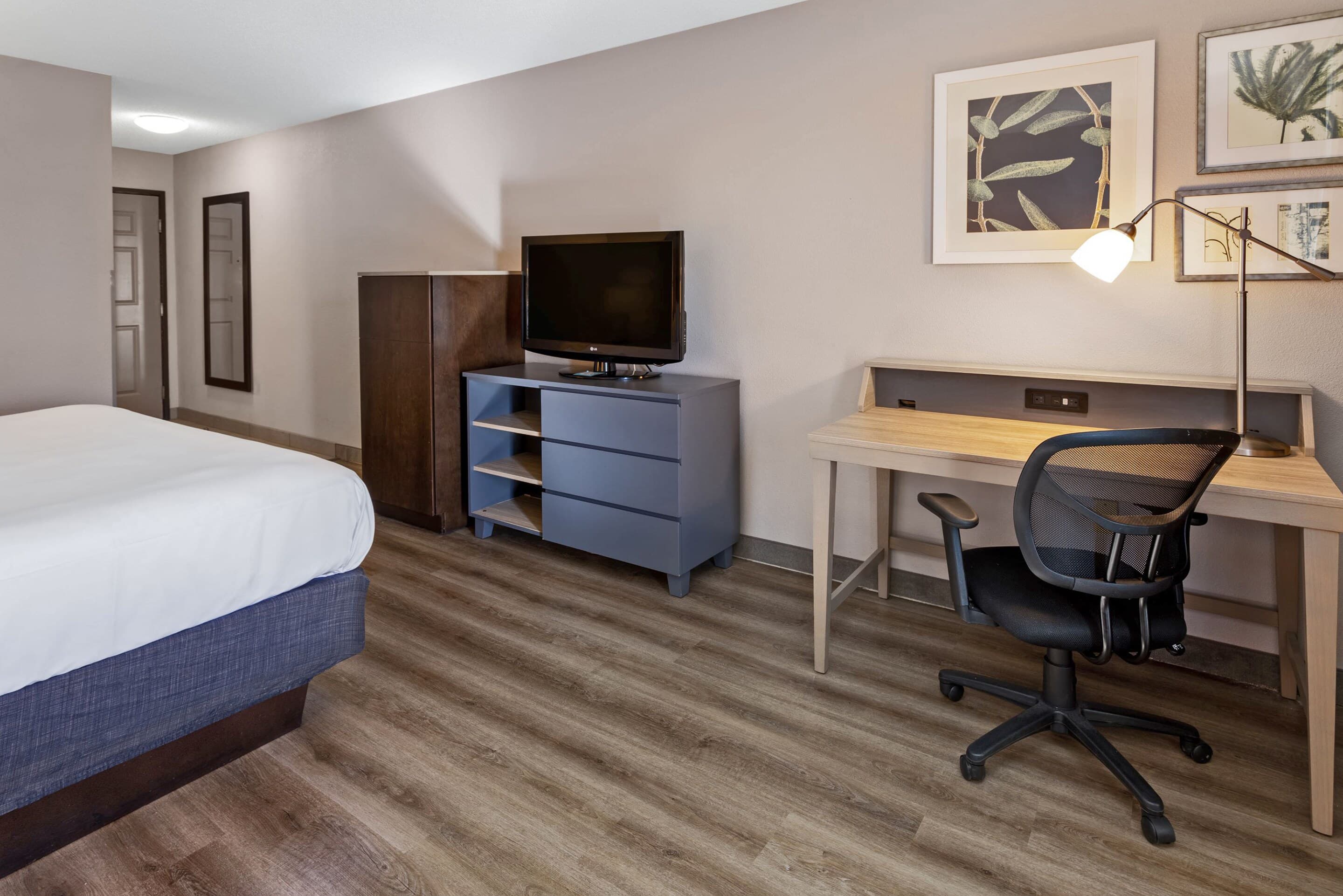 Country Inn & Suites by Radisson, Salisbury, MD - Image 3