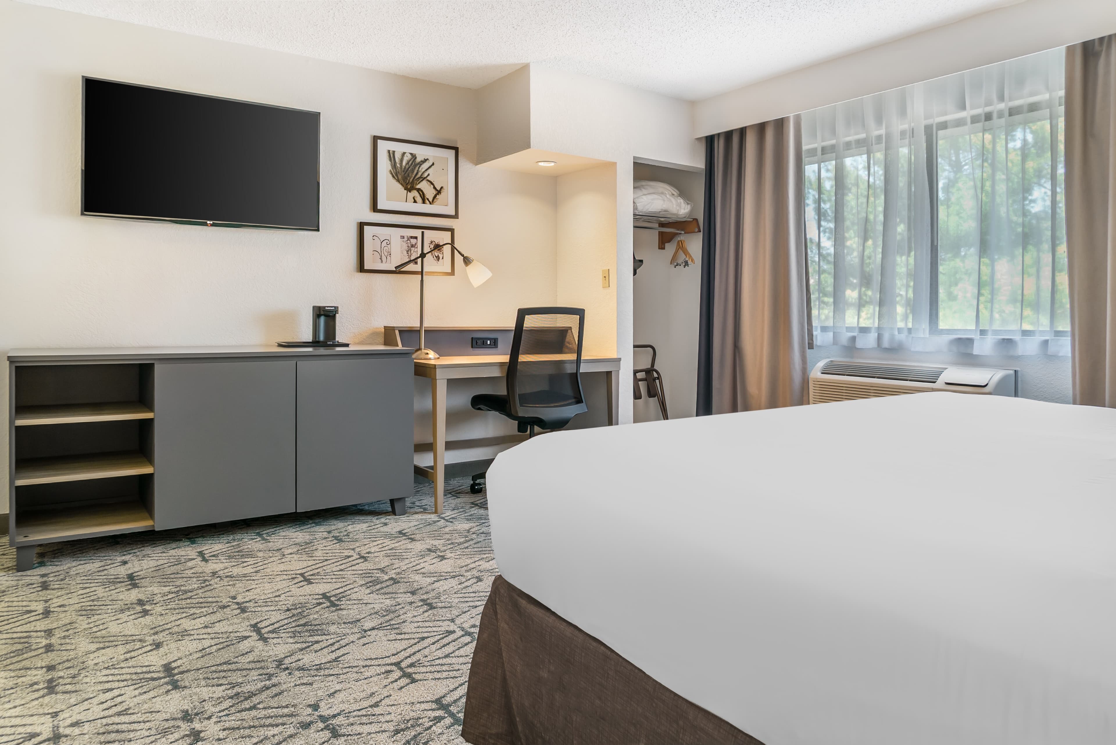 Country Inn & Suites by Radisson, Frederick, MD - Image 3
